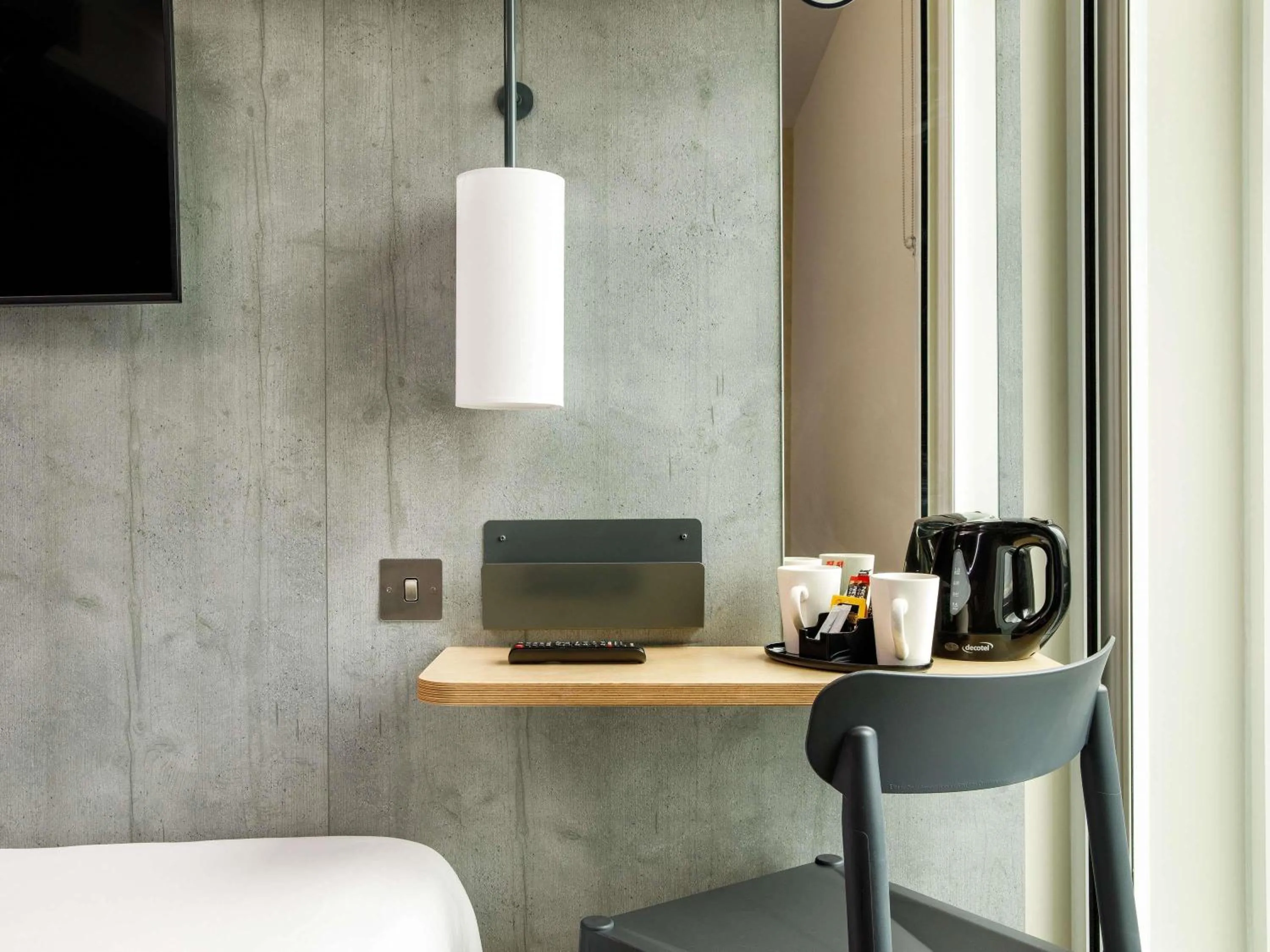 Bedroom in ibis budget Manchester Airport T2