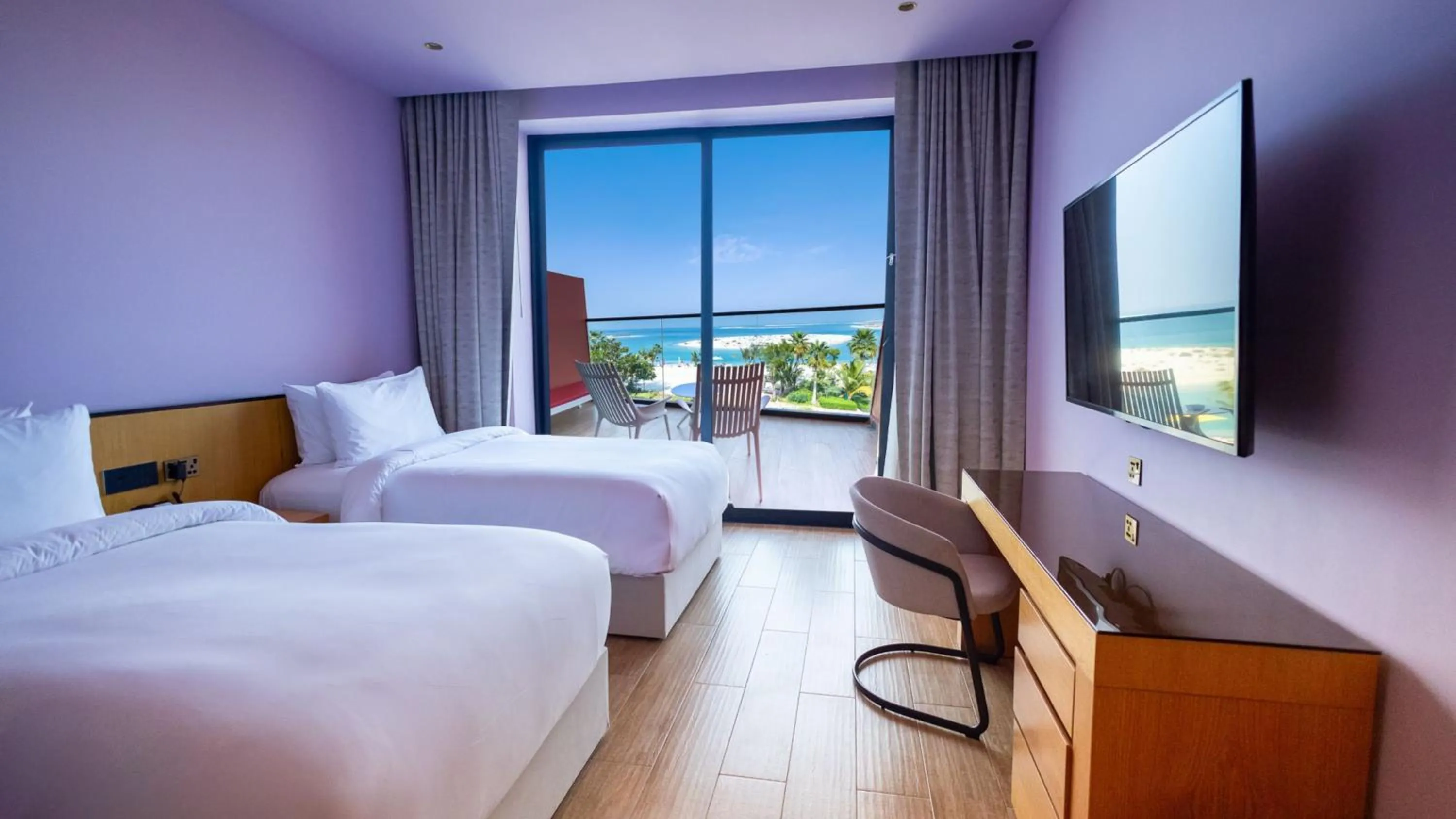 Photo of the whole room, Bed in Voco Dubai Monaco, The Heart of Europe by IHG-Adult only