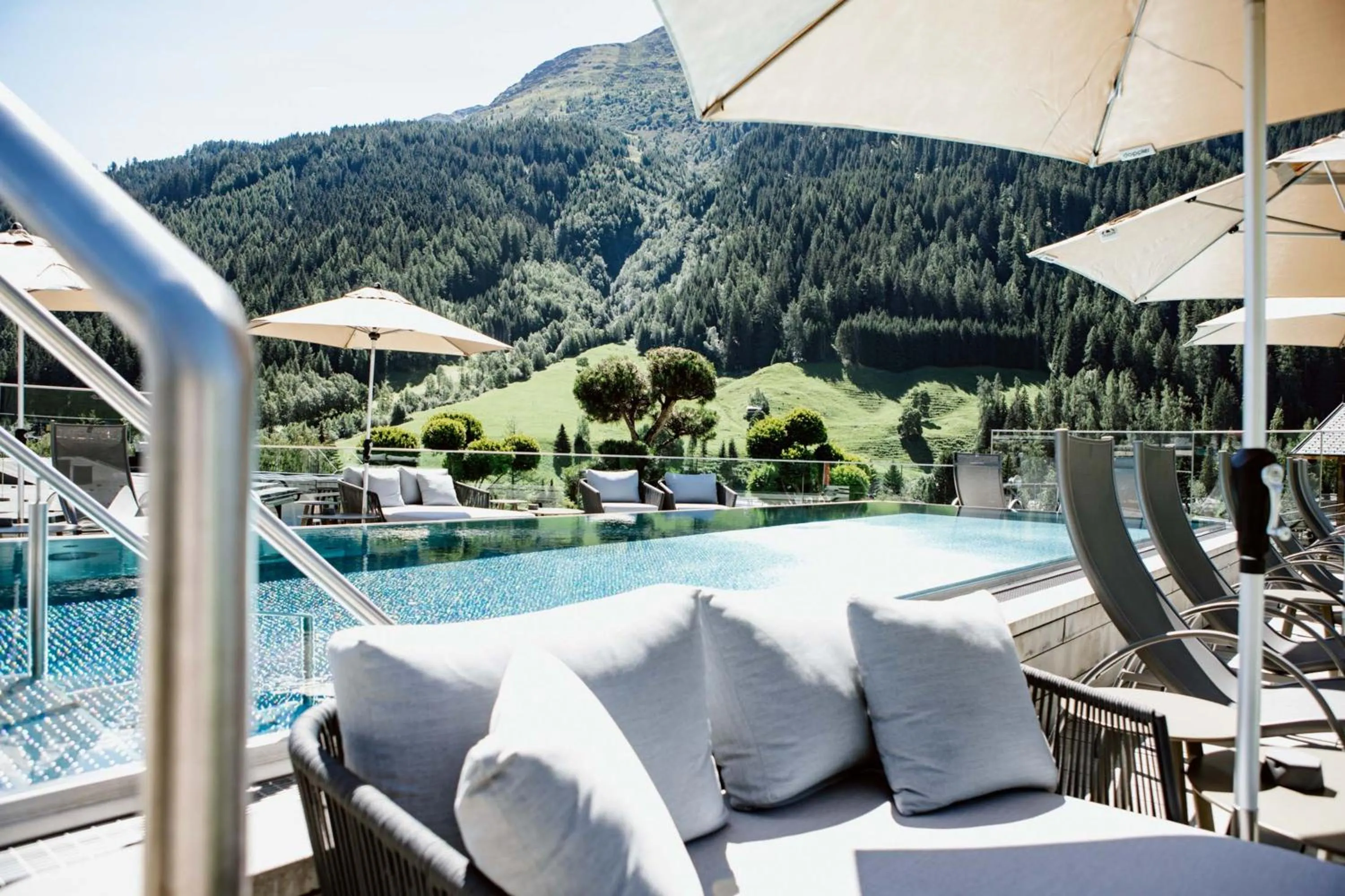 Spa and wellness centre/facilities in Hotel Arlmont 4 Stern Superior