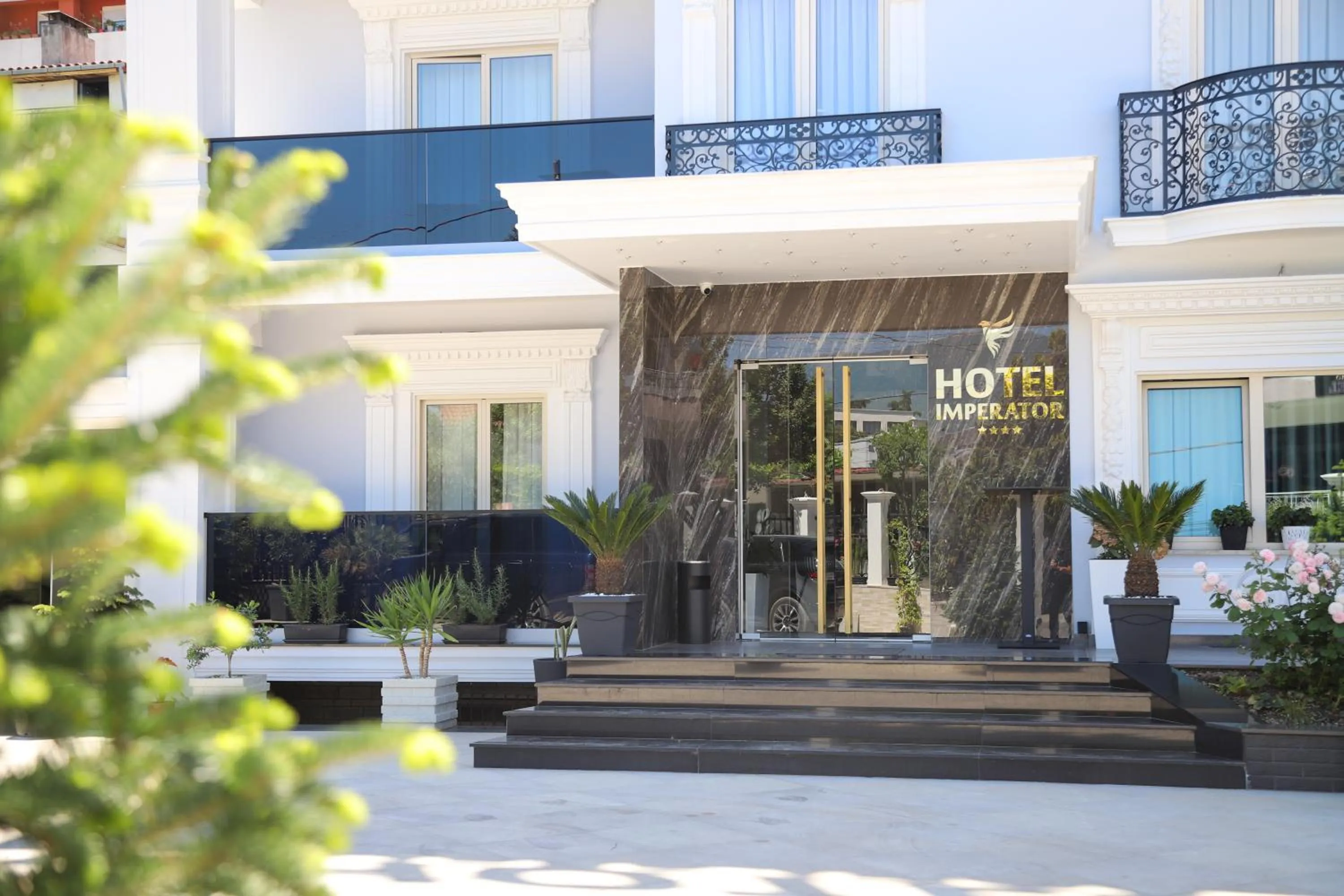 Facade/entrance in Imperator Hotel