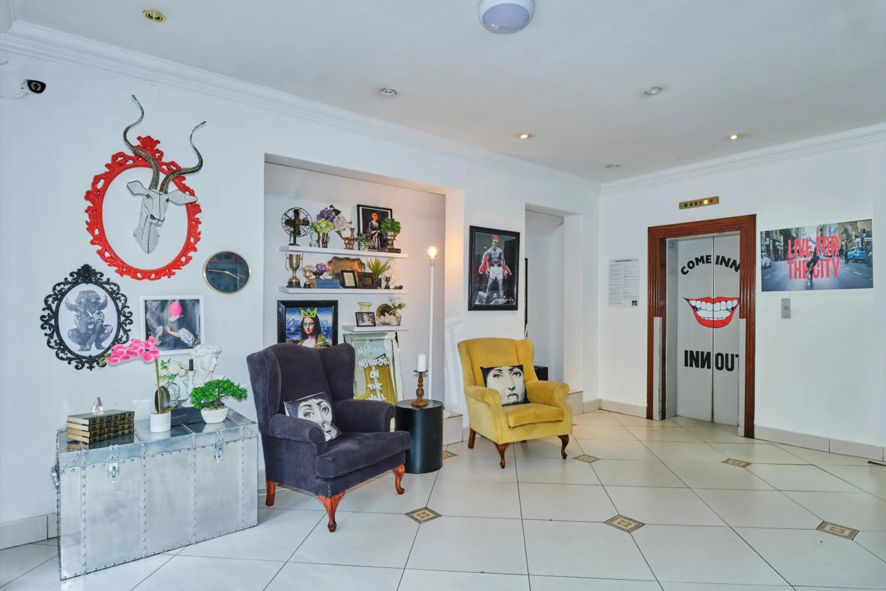 Facade/entrance in Inn & Out Sandton Park