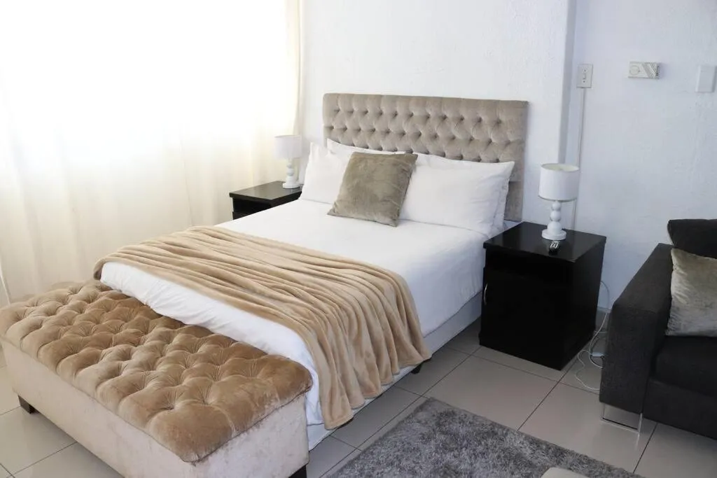 Bed in Inn & Out Sandton Park