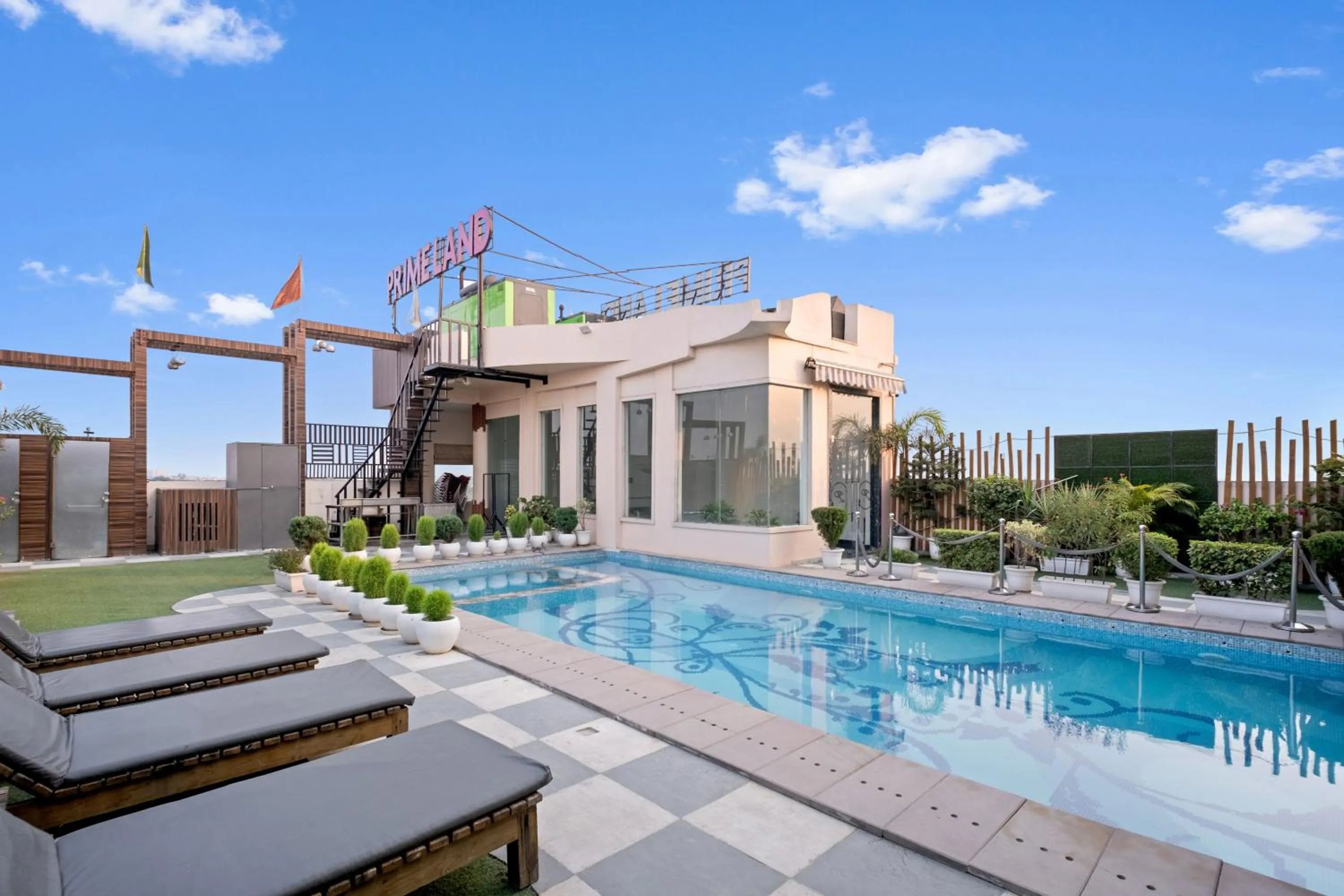 Swimming pool in PRIME LAND