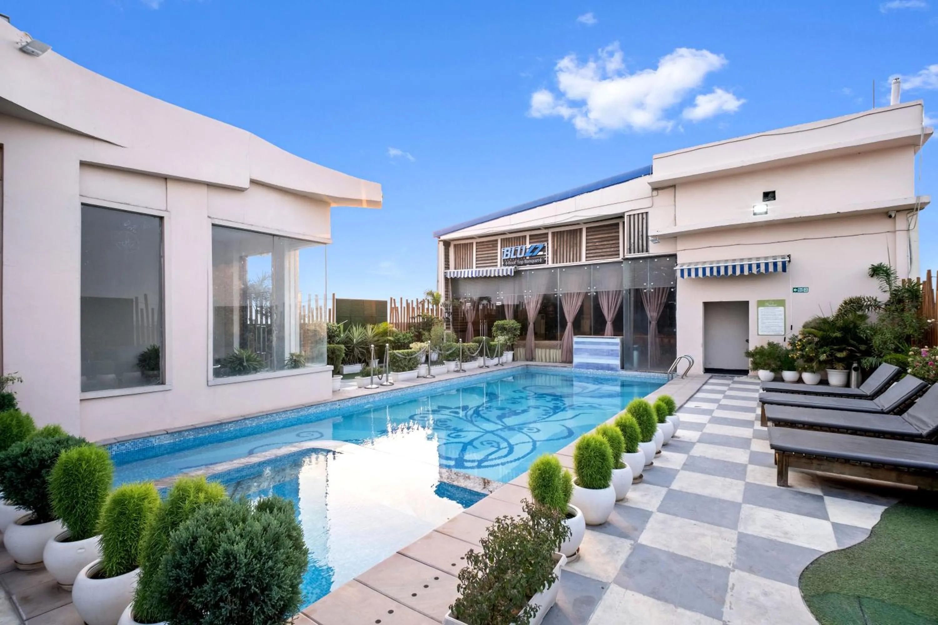 Swimming pool in PRIME LAND