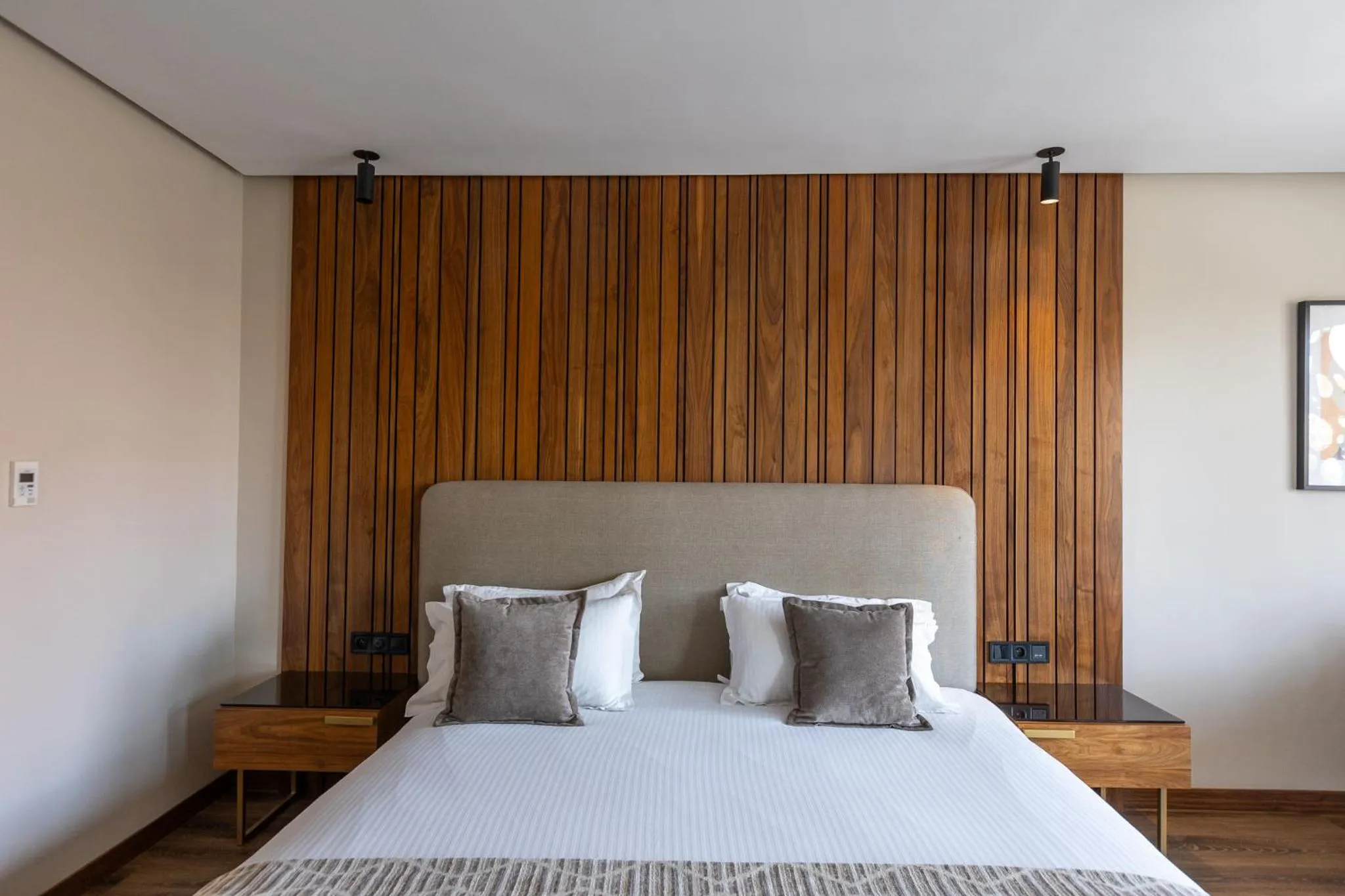 Bed in Longue vie Hotels