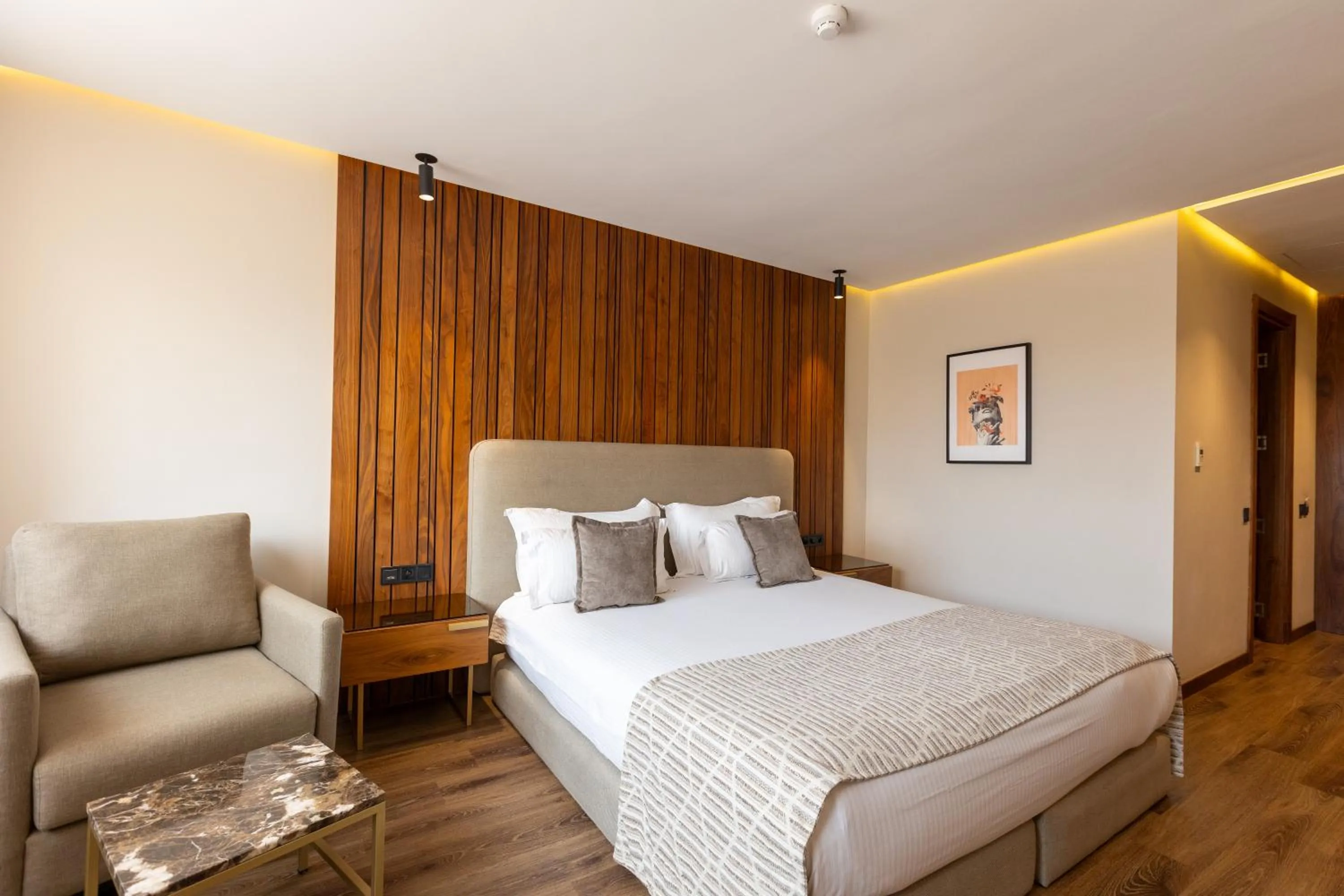 Bed in Longue vie Hotels