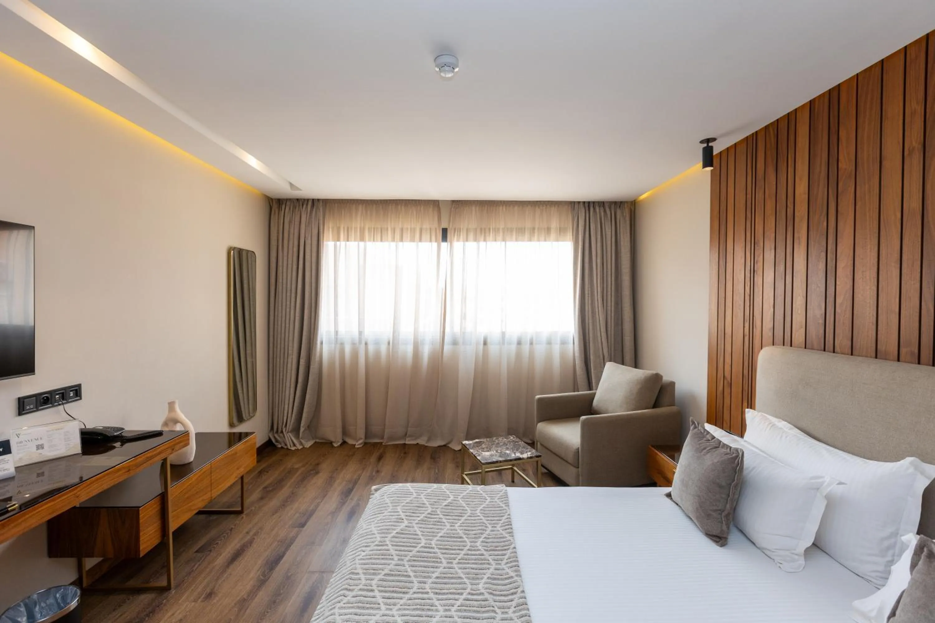 Bed in Longue vie Hotels