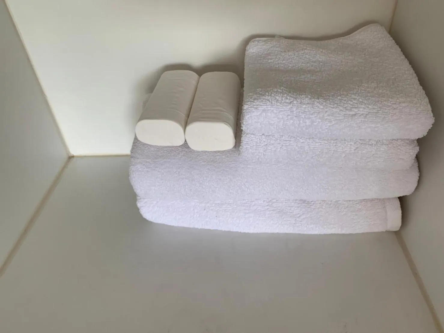 Bed in Laguna beach condo resort 3 maldives pattaya pool view ลากูน่า บีช คอนโด รีสอร์ต 3 พัทยา