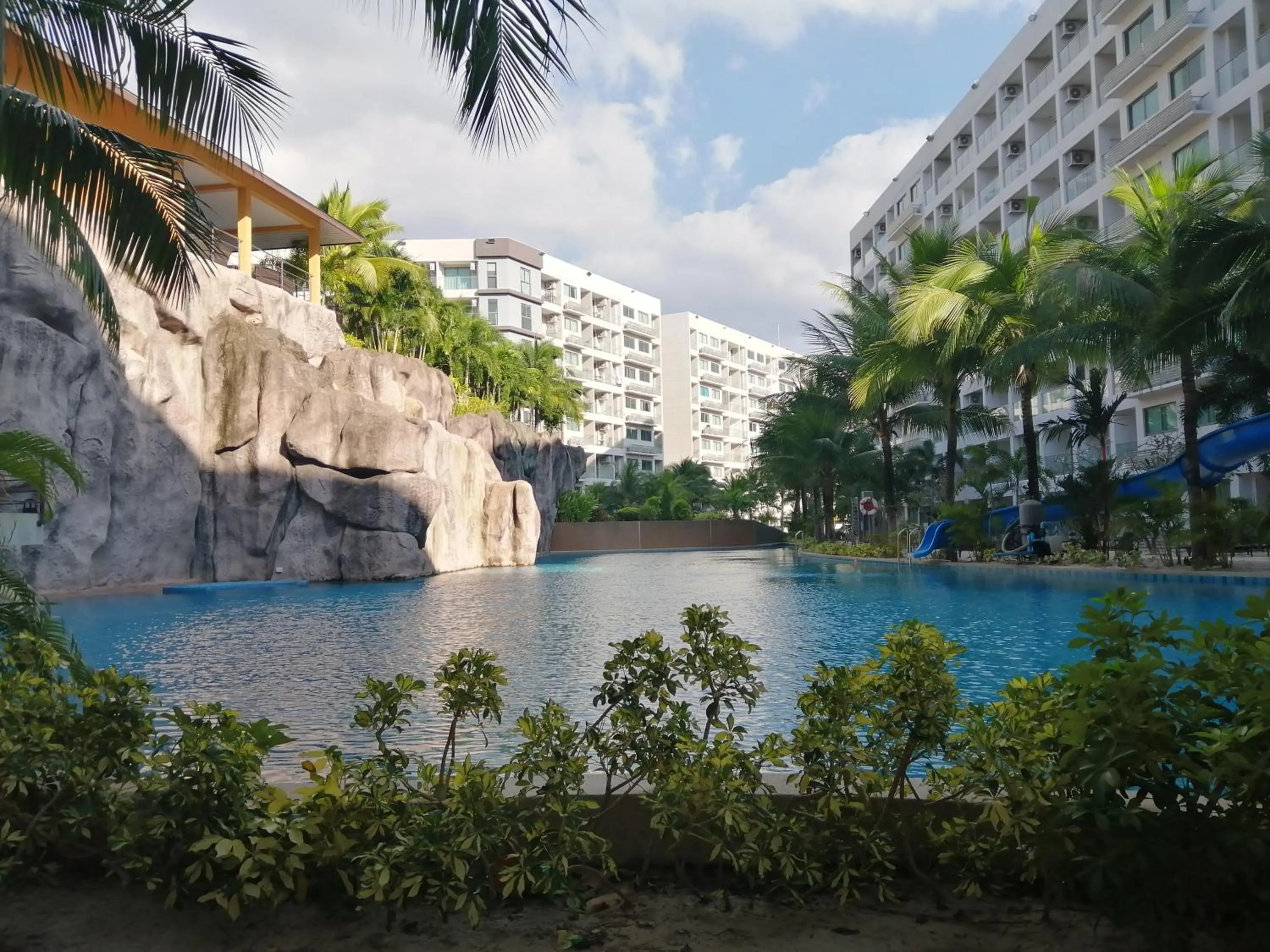 Laguna beach condo resort 3 maldives pattaya pool view ลากูน่า บีช คอนโด รีสอร์ต 3 พัทยา