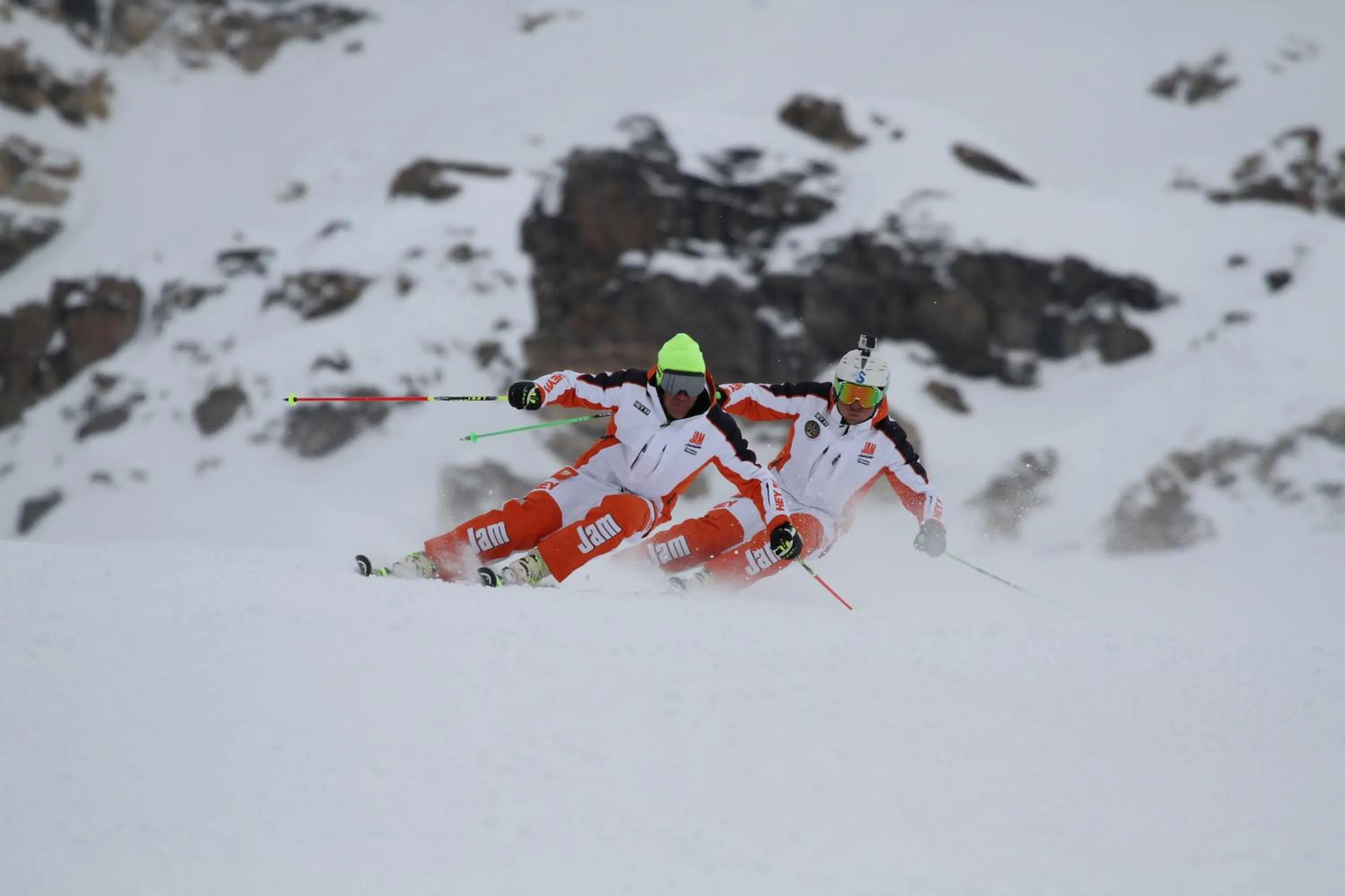 Skiing in Hotel lo Stambecco