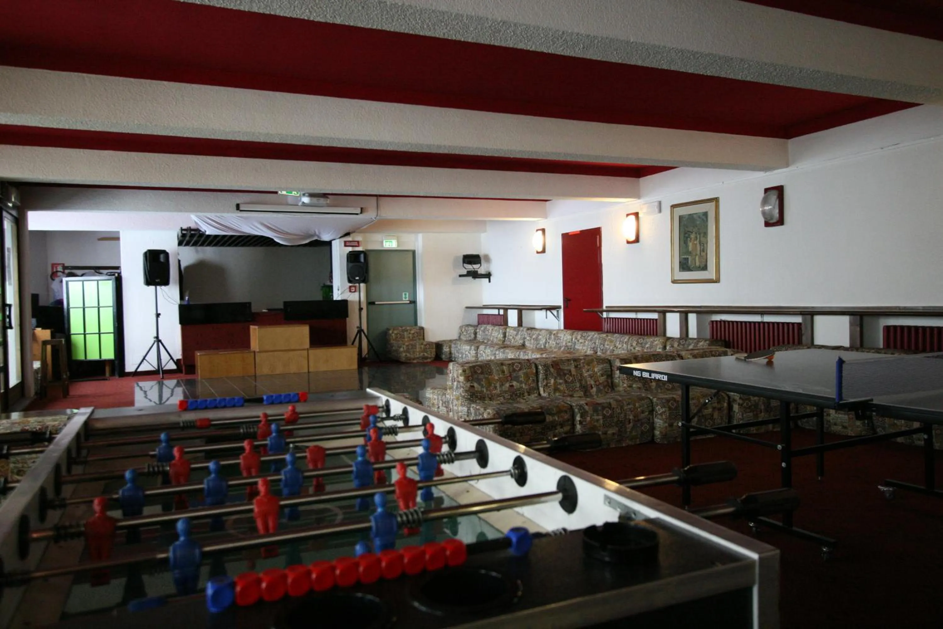 Table tennis in Hotel lo Stambecco
