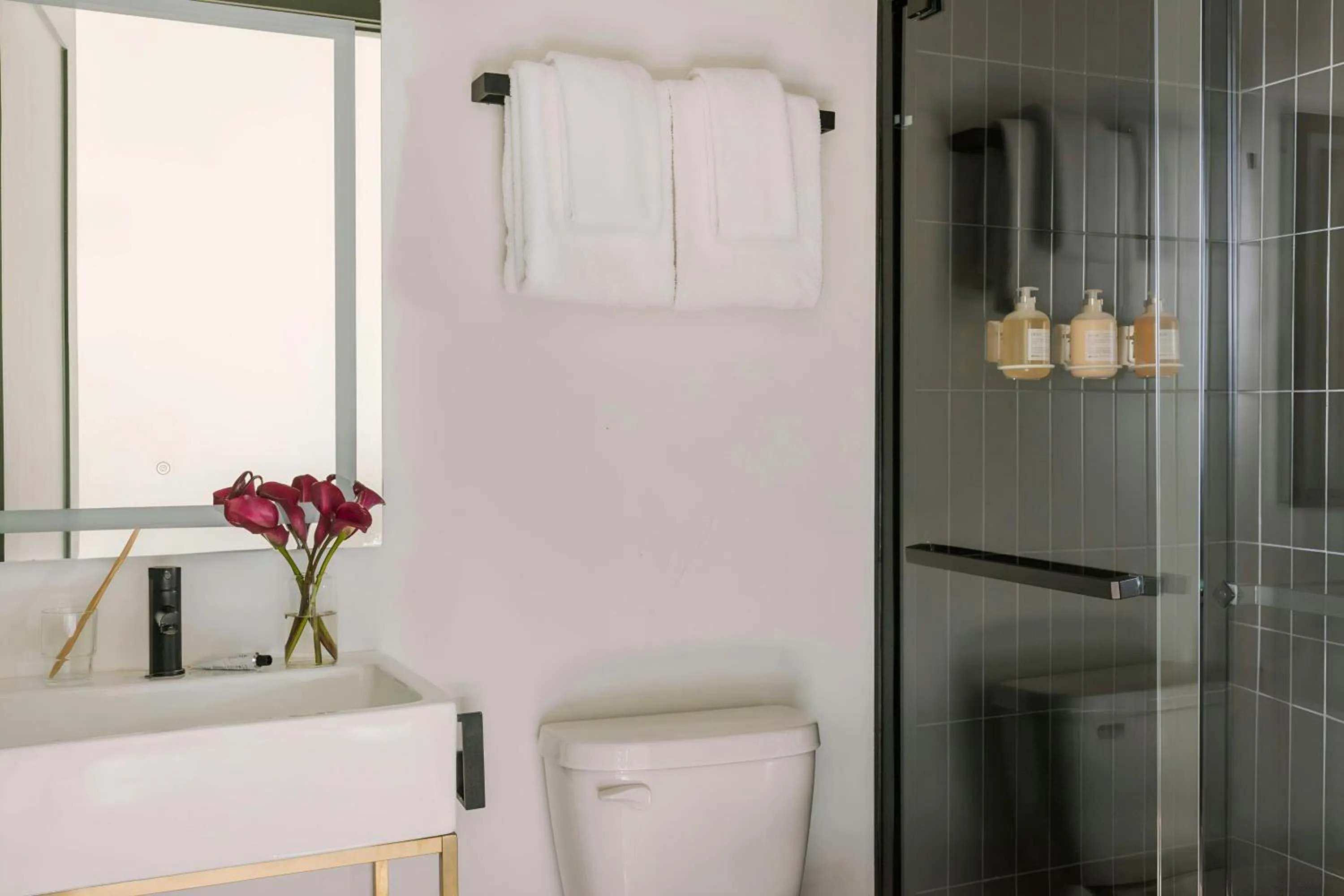 Bathroom in Sonder by Marriott Bonvoy The Schaeffer Apartments French Quarter