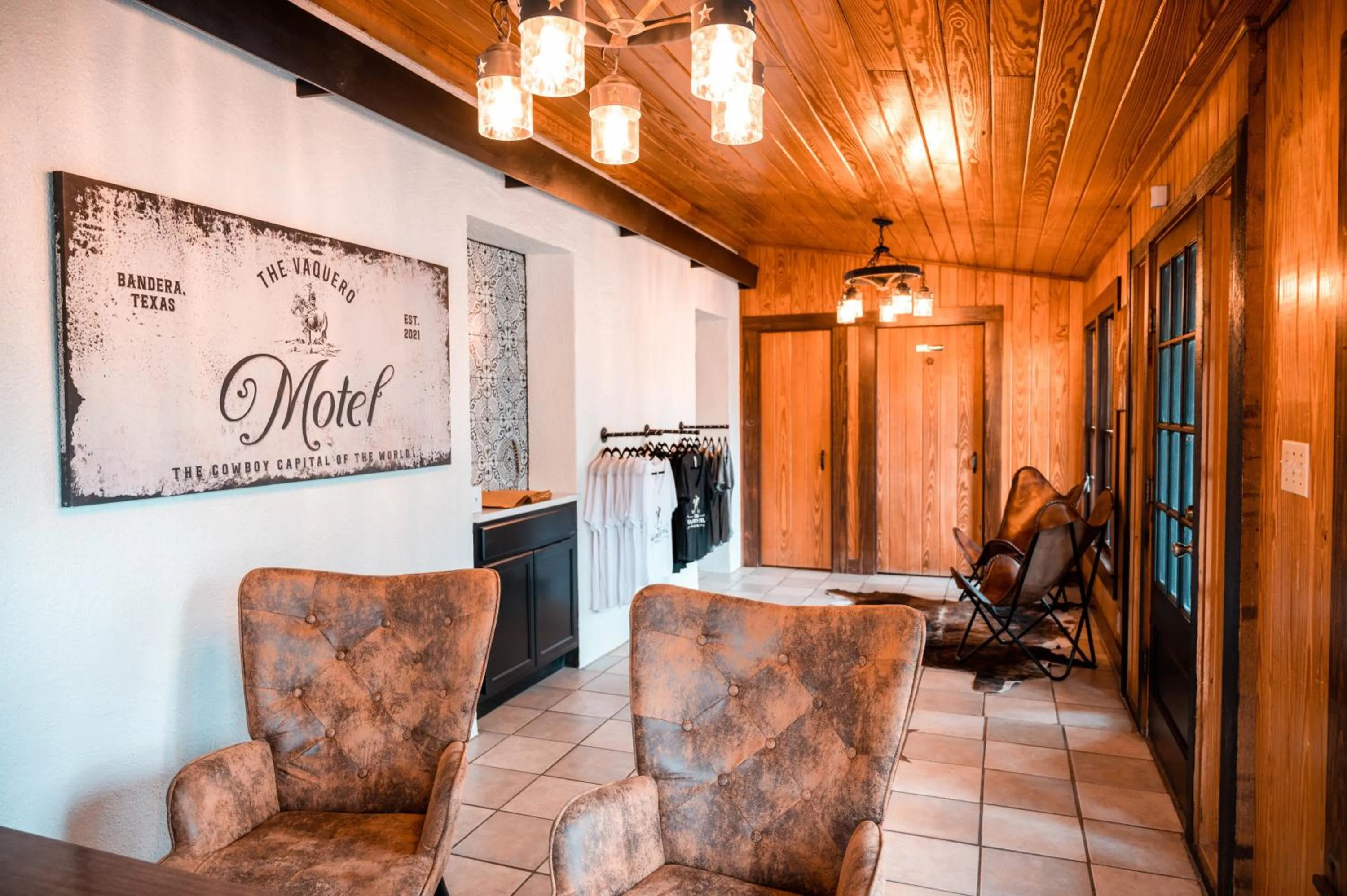 Lobby or reception in THE VAQUERO MOTEL