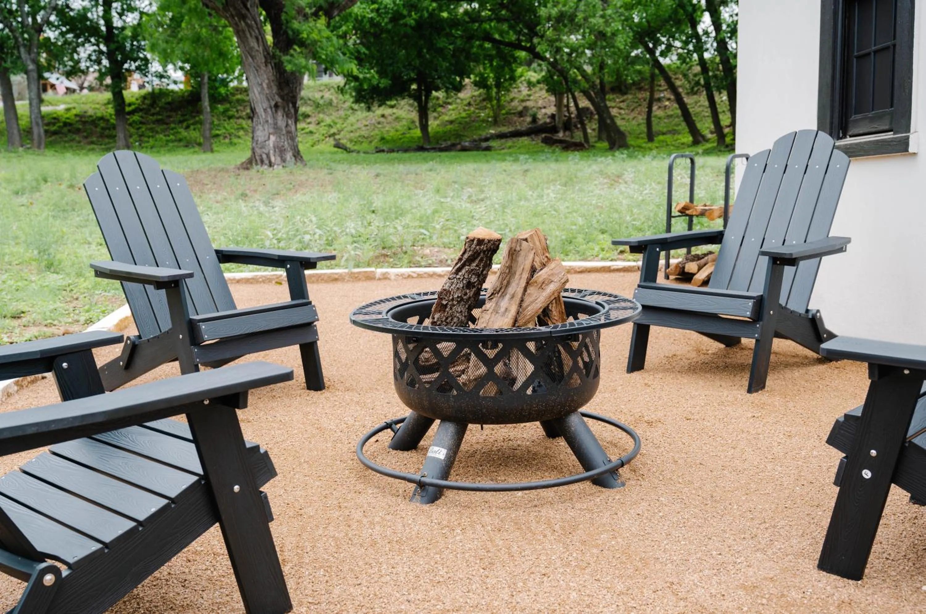 Patio in THE VAQUERO MOTEL