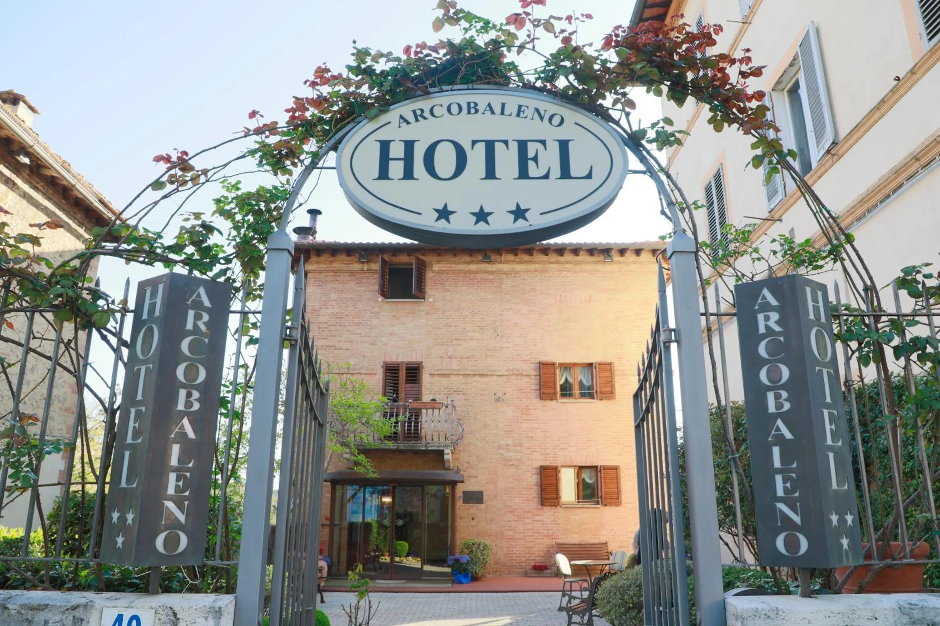 Property building in Hotel Arcobaleno Siena