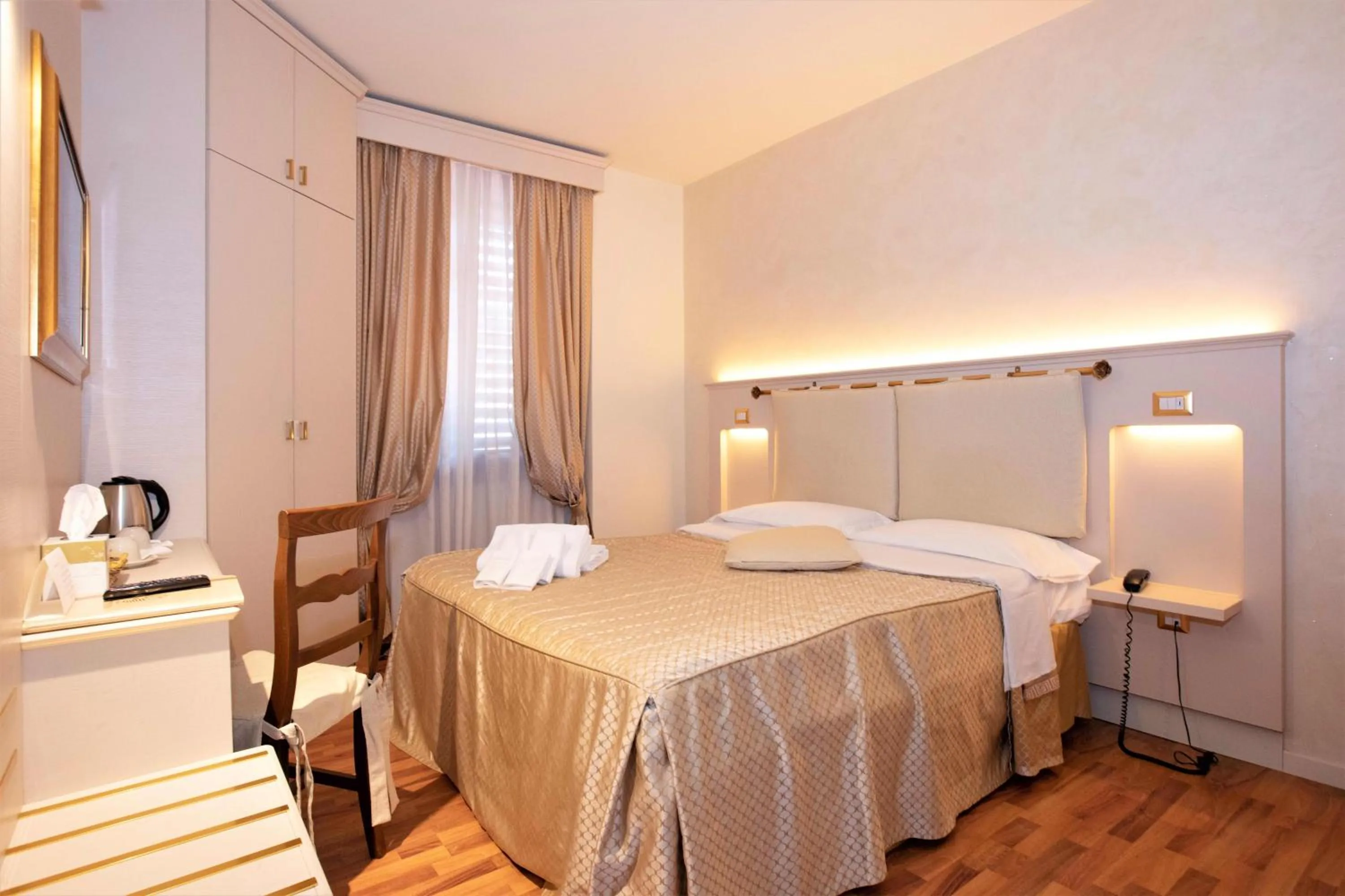 Photo of the whole room in Hotel Arcobaleno Siena