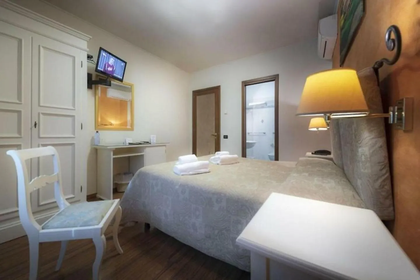 TV and multimedia in Hotel Arcobaleno Siena