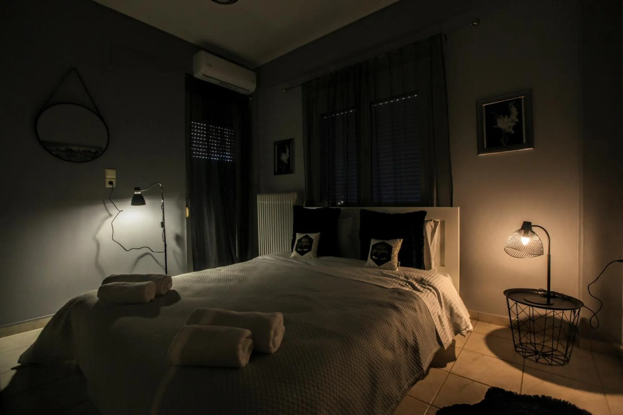 Bed in Grand Meteora Central Luxury Apartment