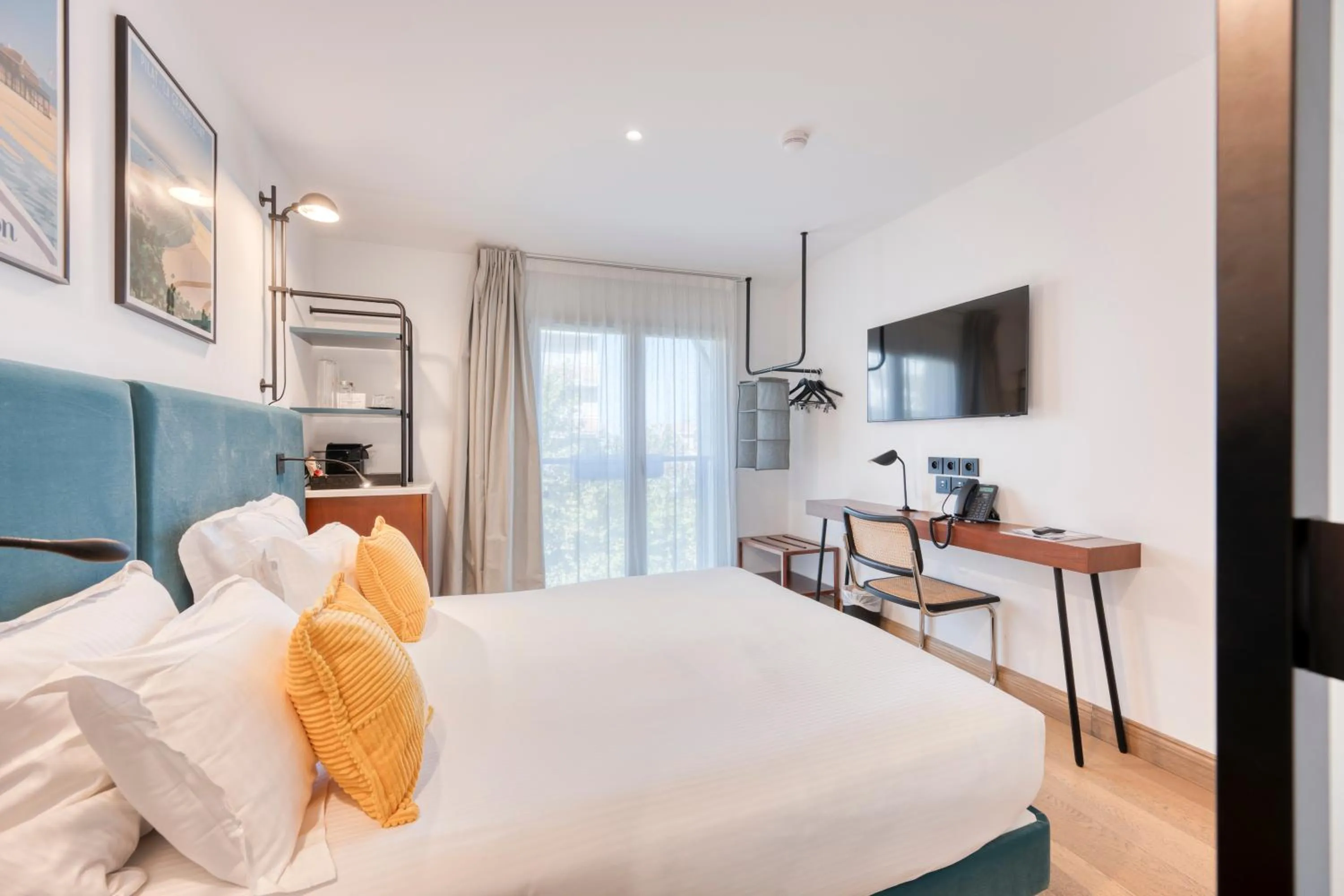 TV and multimedia, Bed in Urban Style Victoria Boutique Hotel