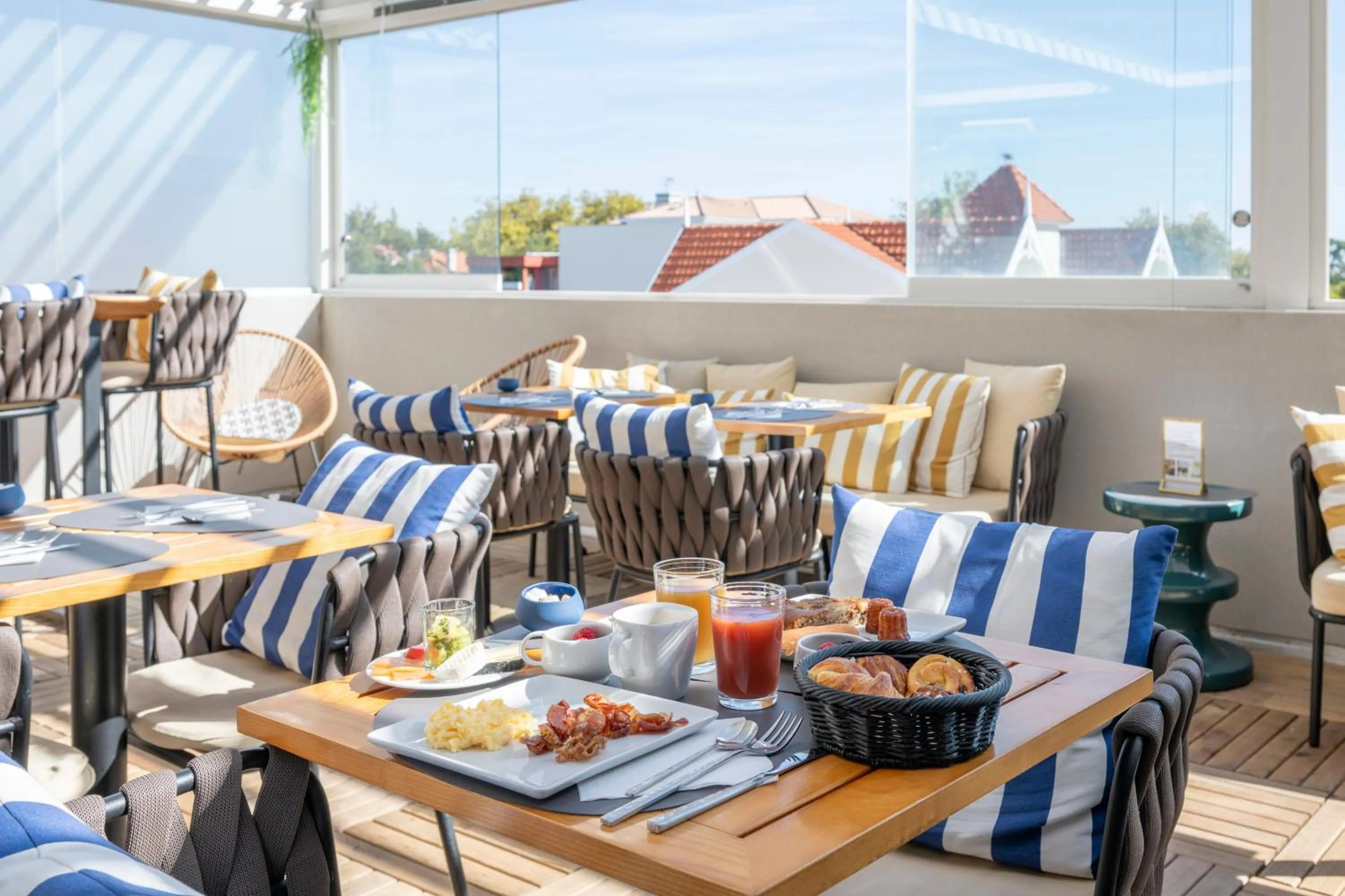 Patio in Urban Style Victoria Boutique Hotel