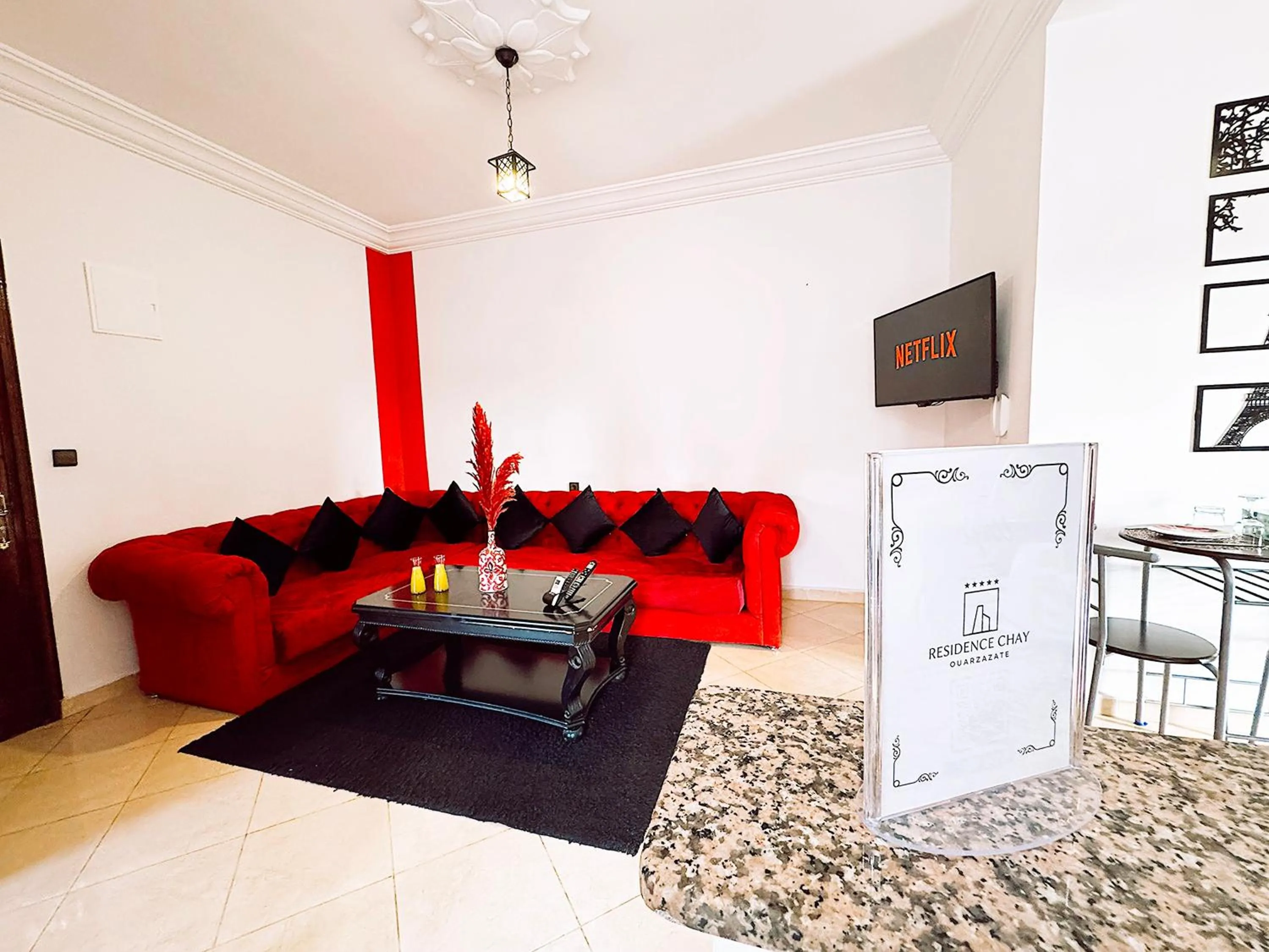 Communal lounge/ TV room in Residence Chay - Luxury Appart