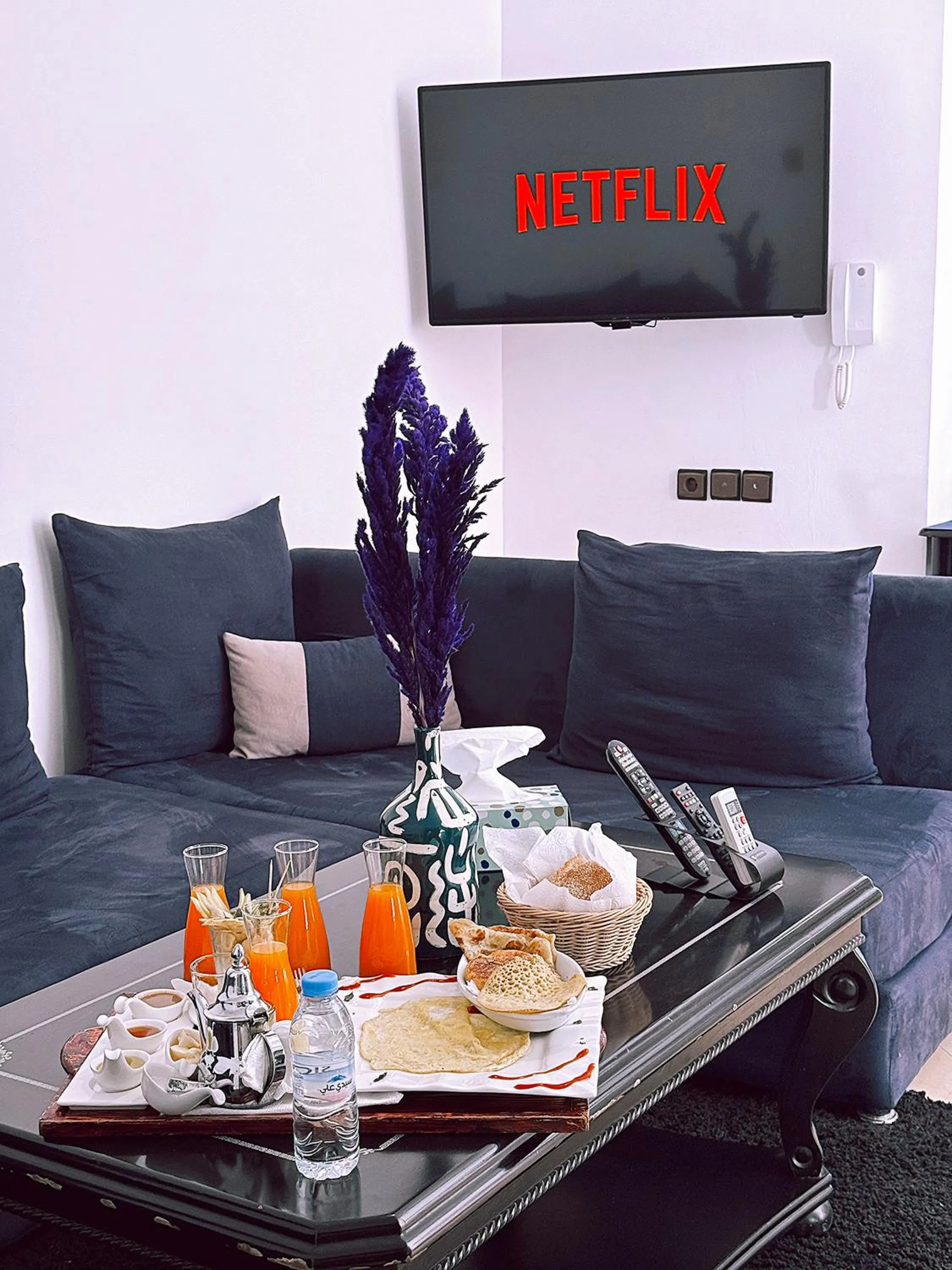 Communal lounge/ TV room in Residence Chay - Luxury Appart