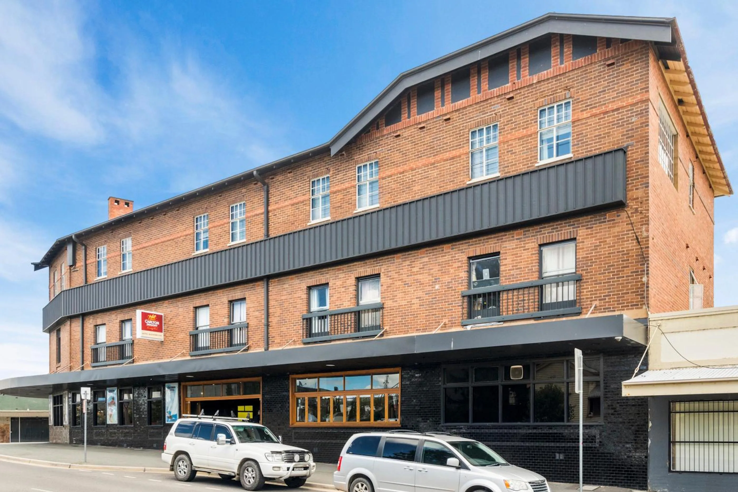 Facade/entrance in Hotel Queanbeyan Canberra