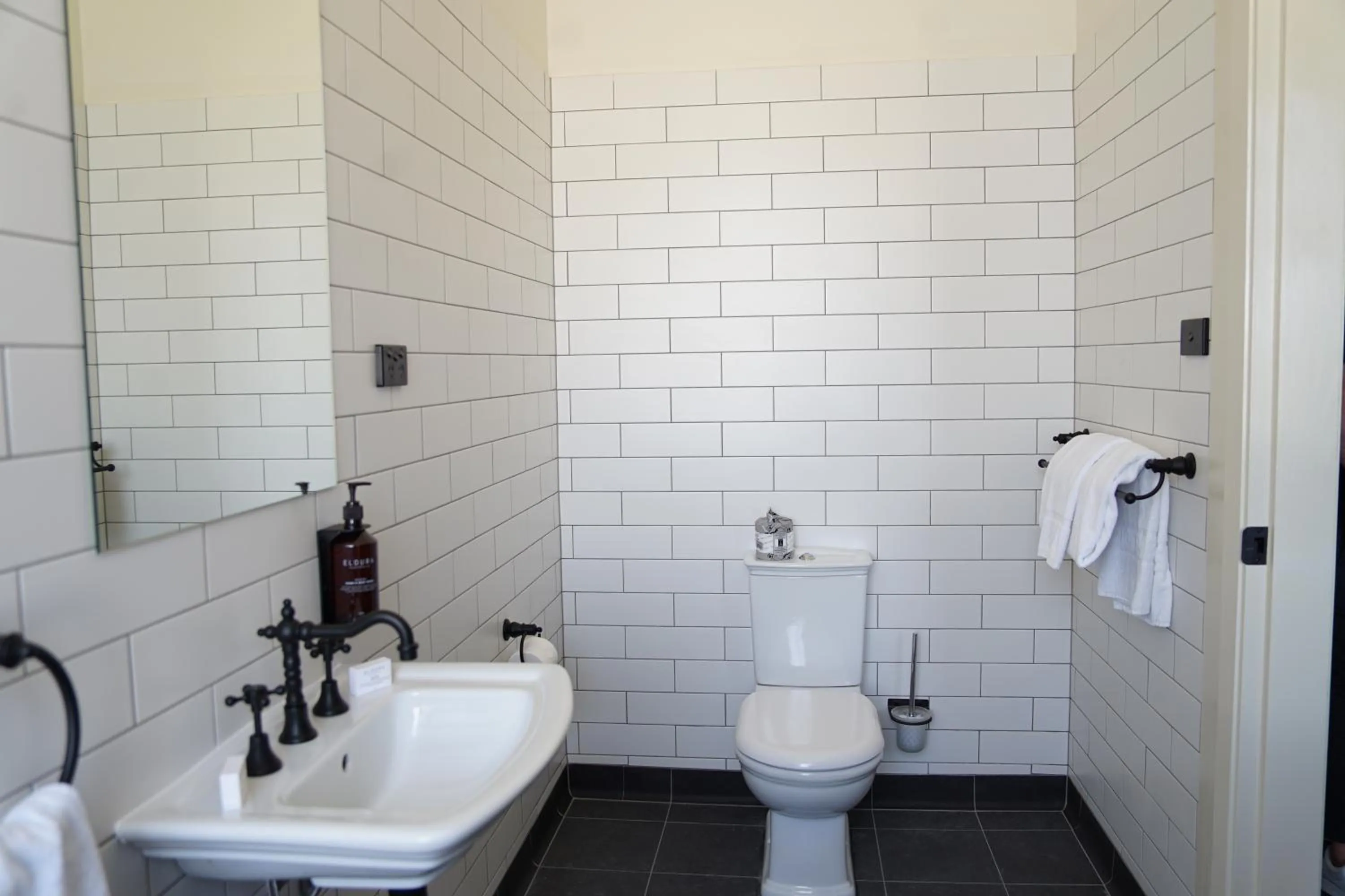 Toilet in Hotel Queanbeyan Canberra