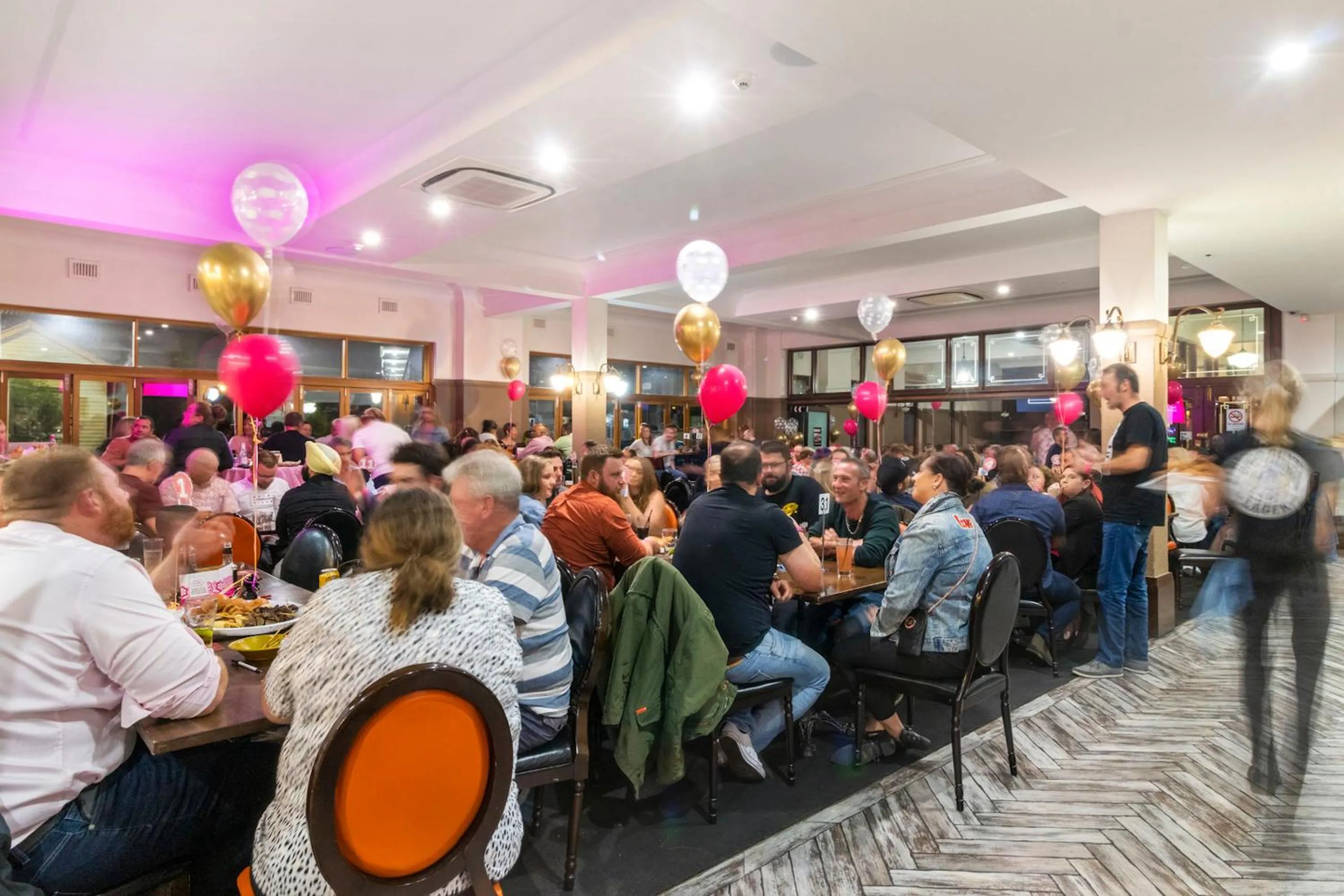 Restaurant/places to eat in Hotel Queanbeyan Canberra