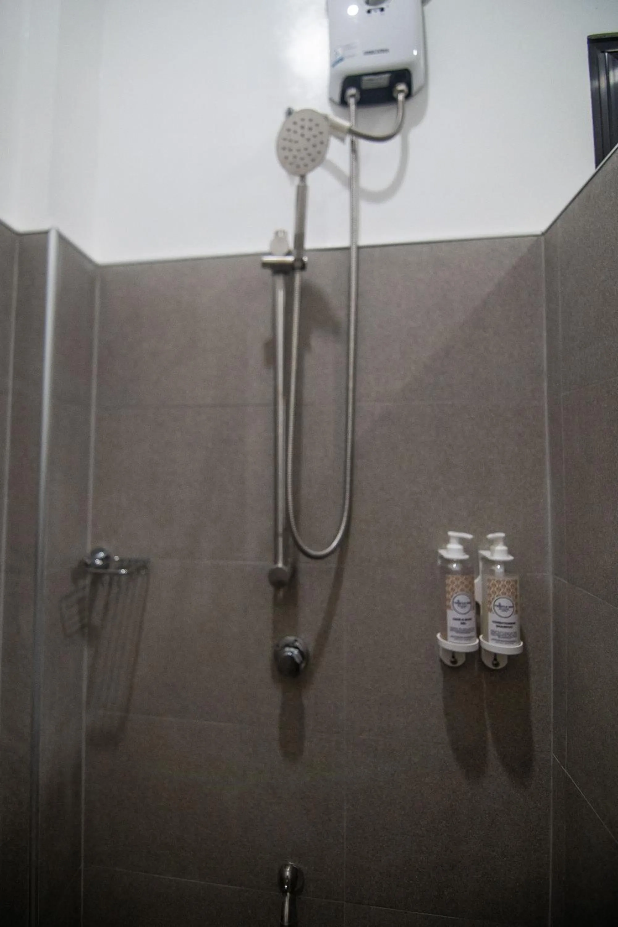 Bathroom in Thistle Inn