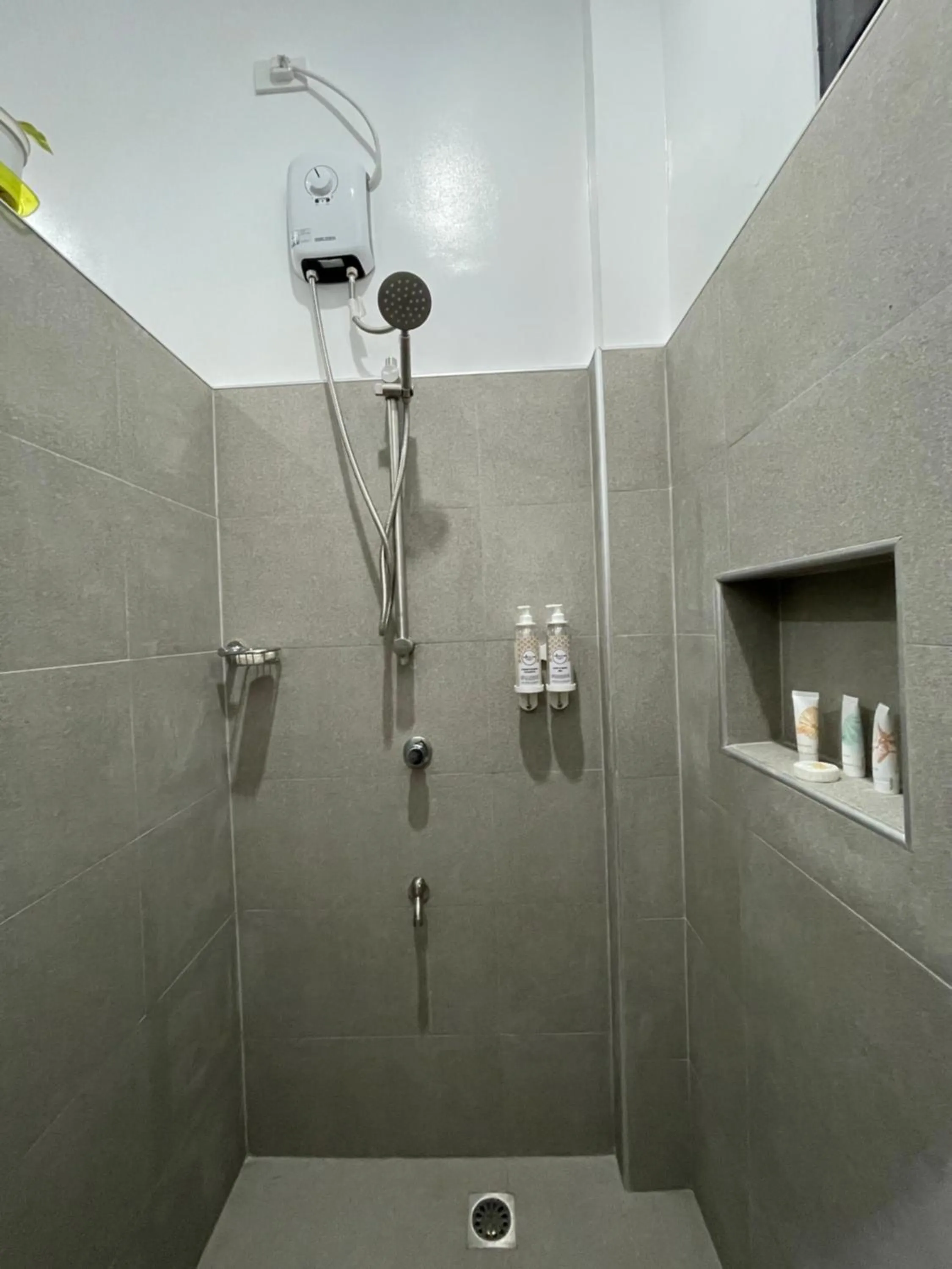 Bathroom in Thistle Inn