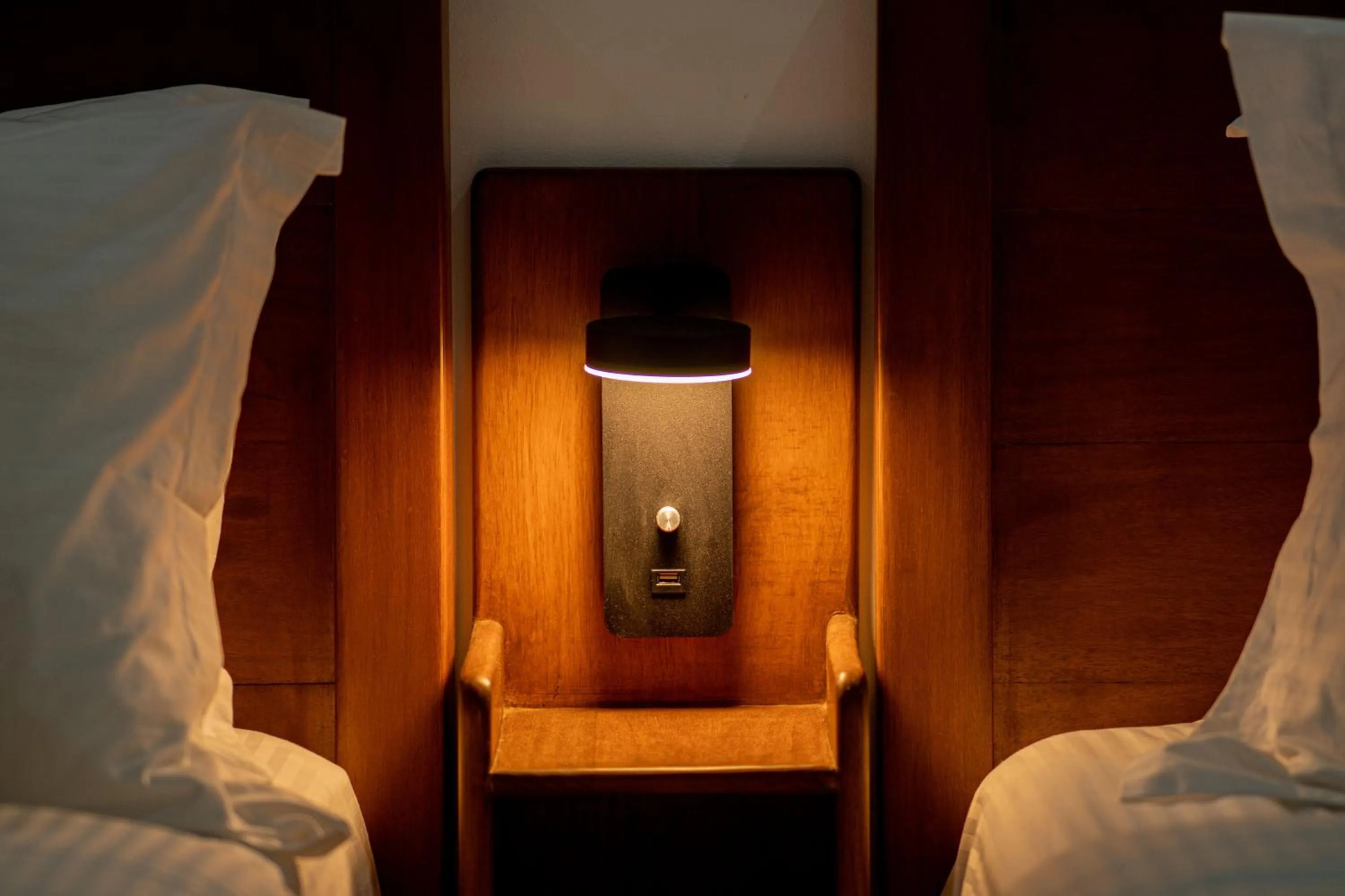 hair dresser, Bed in Thistle Inn