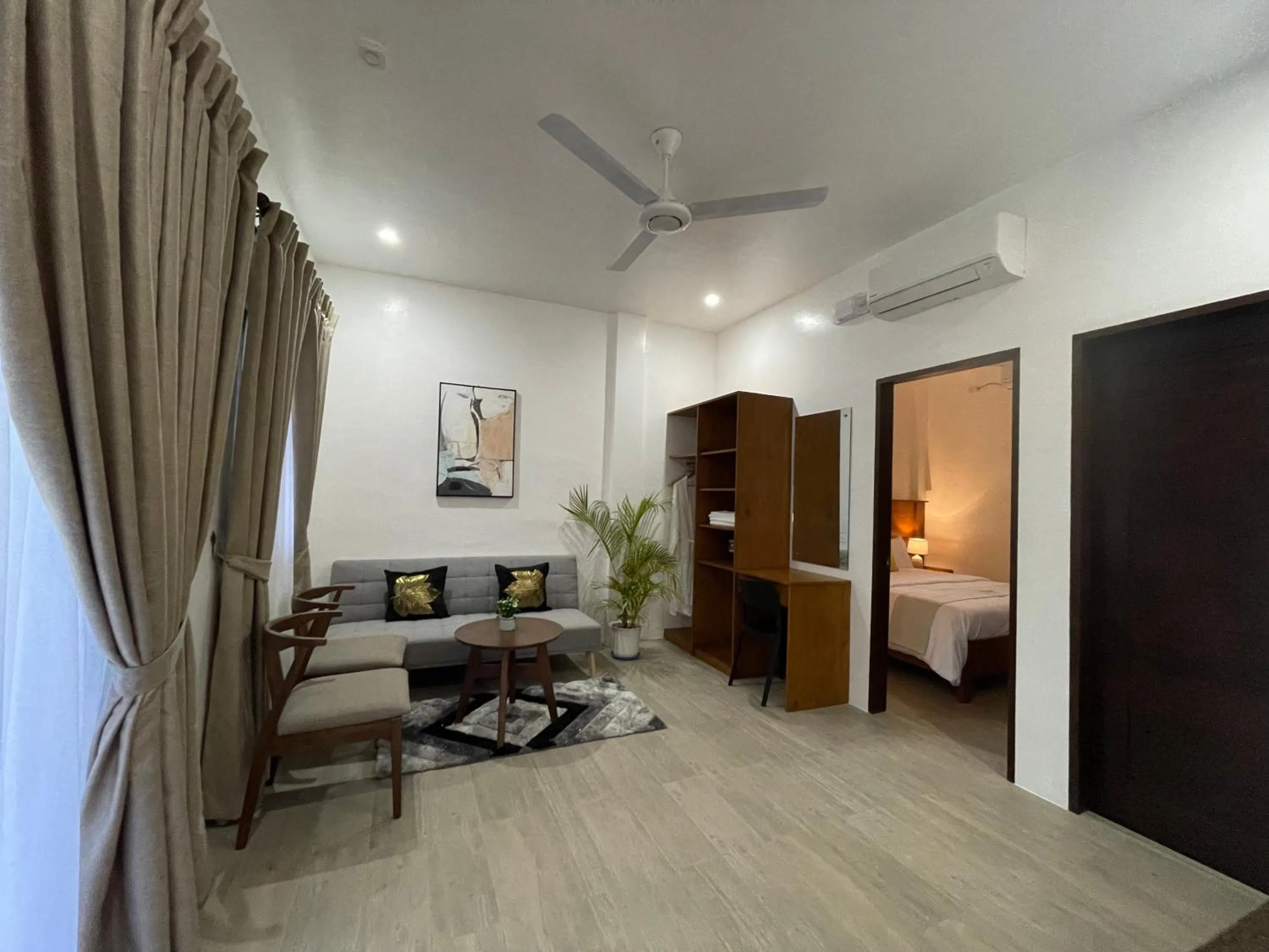 Living room, Bed in Thistle Inn