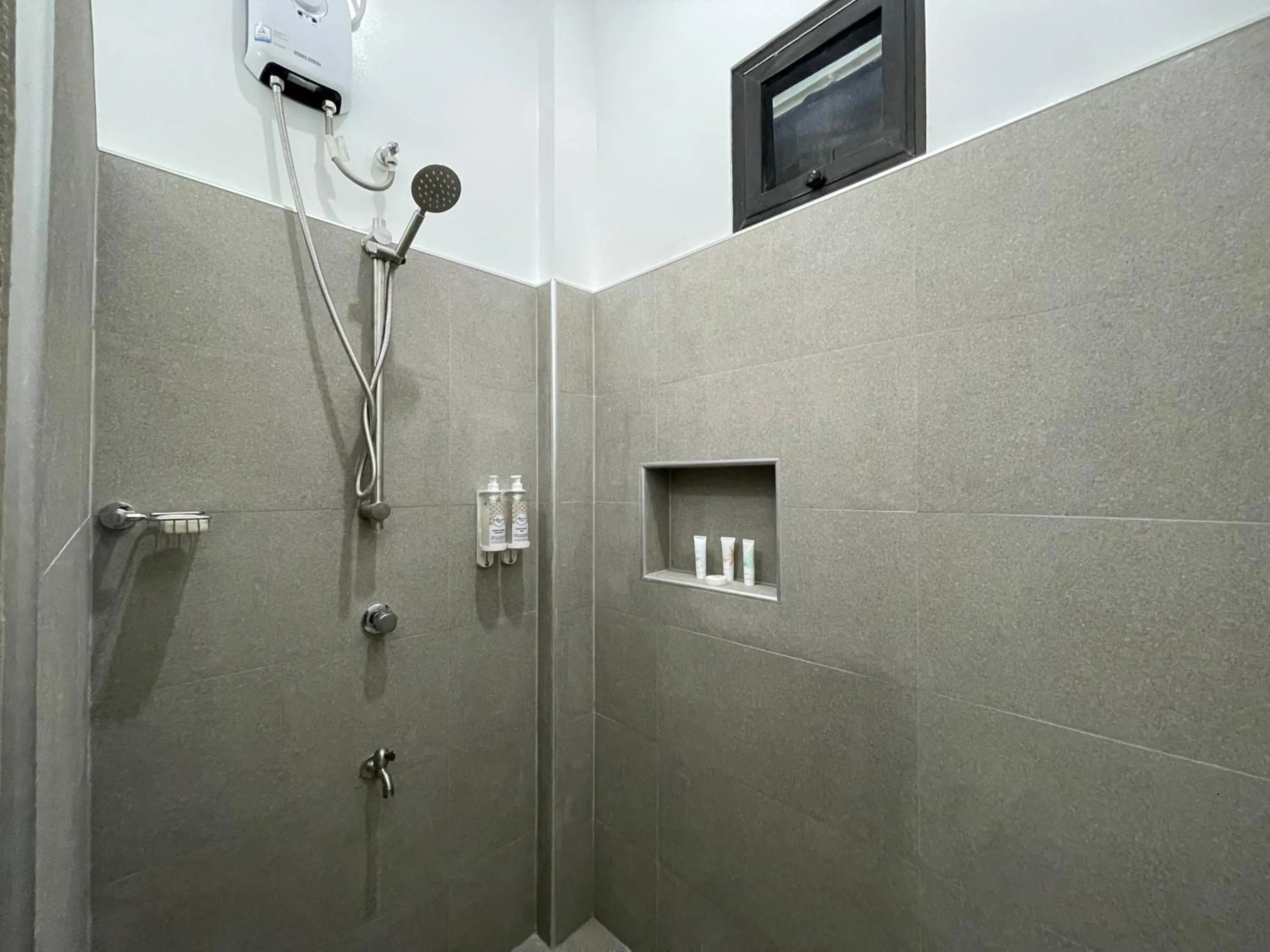 Bathroom in Thistle Inn