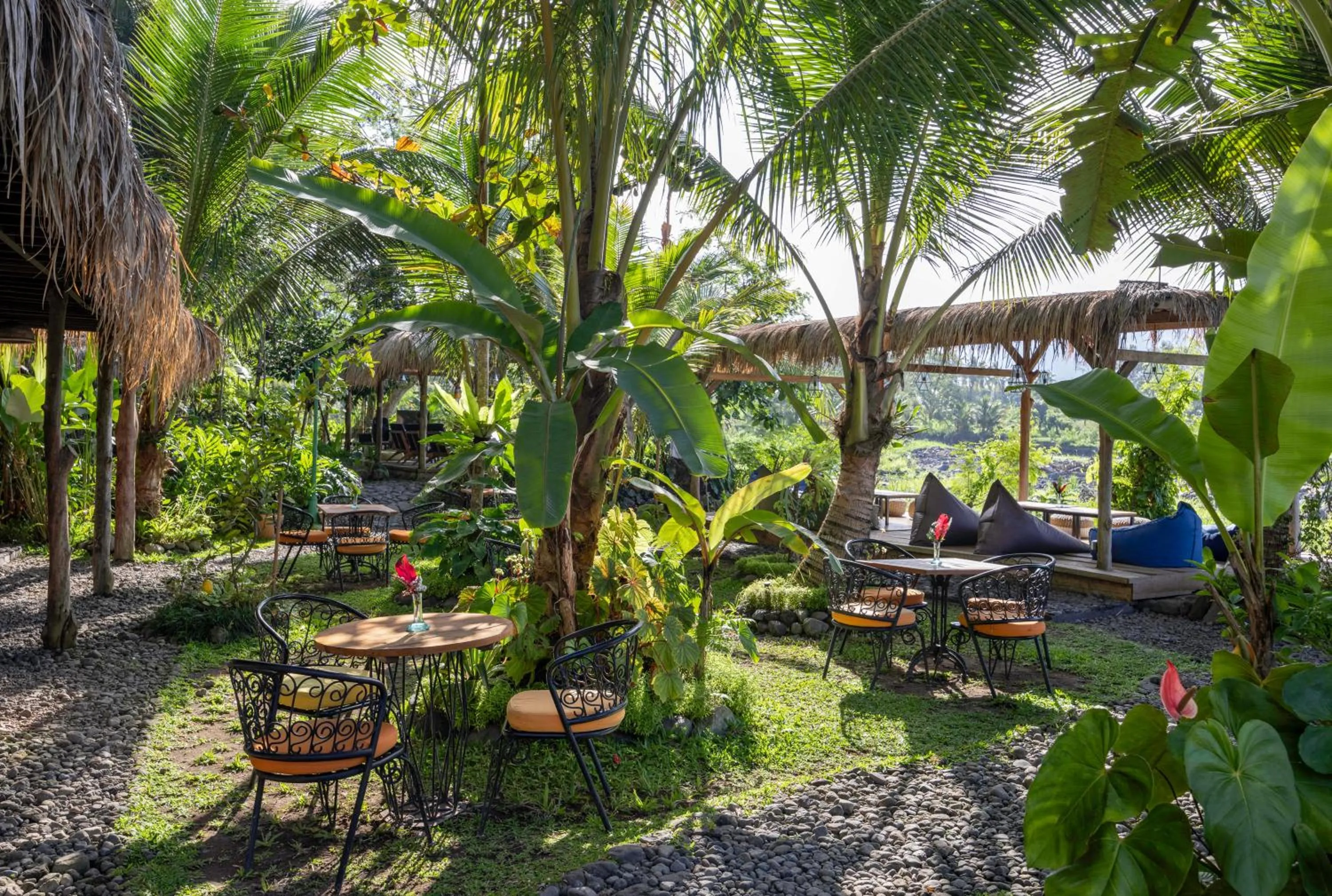 Restaurant/places to eat in Natya River Sidemen