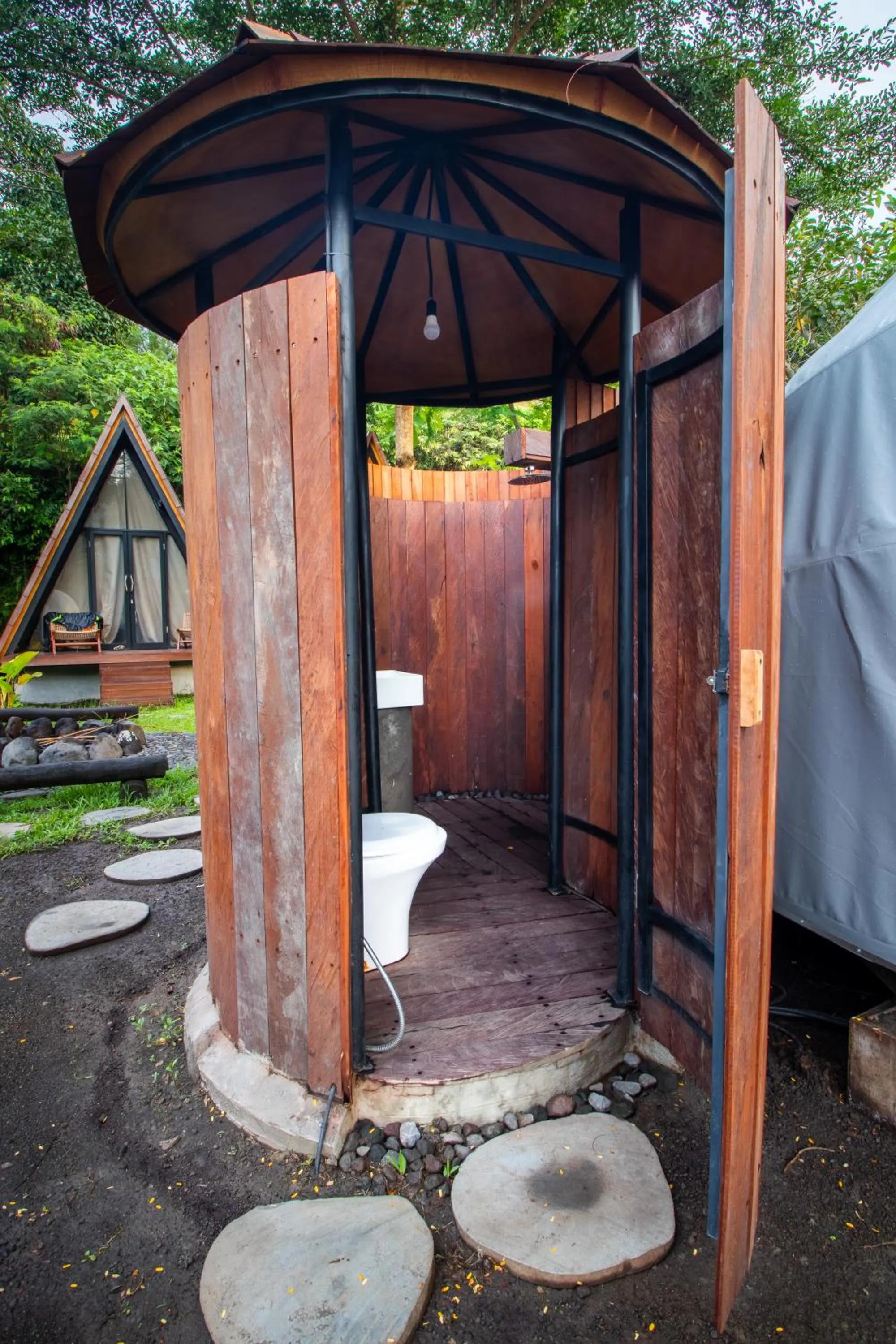 Bathroom in Natya River Sidemen