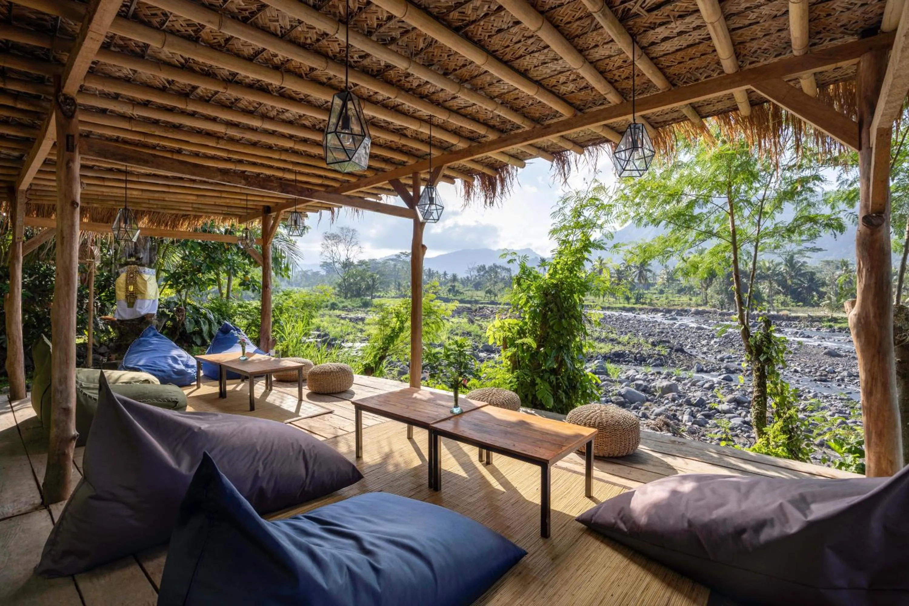 Day in Natya River Sidemen