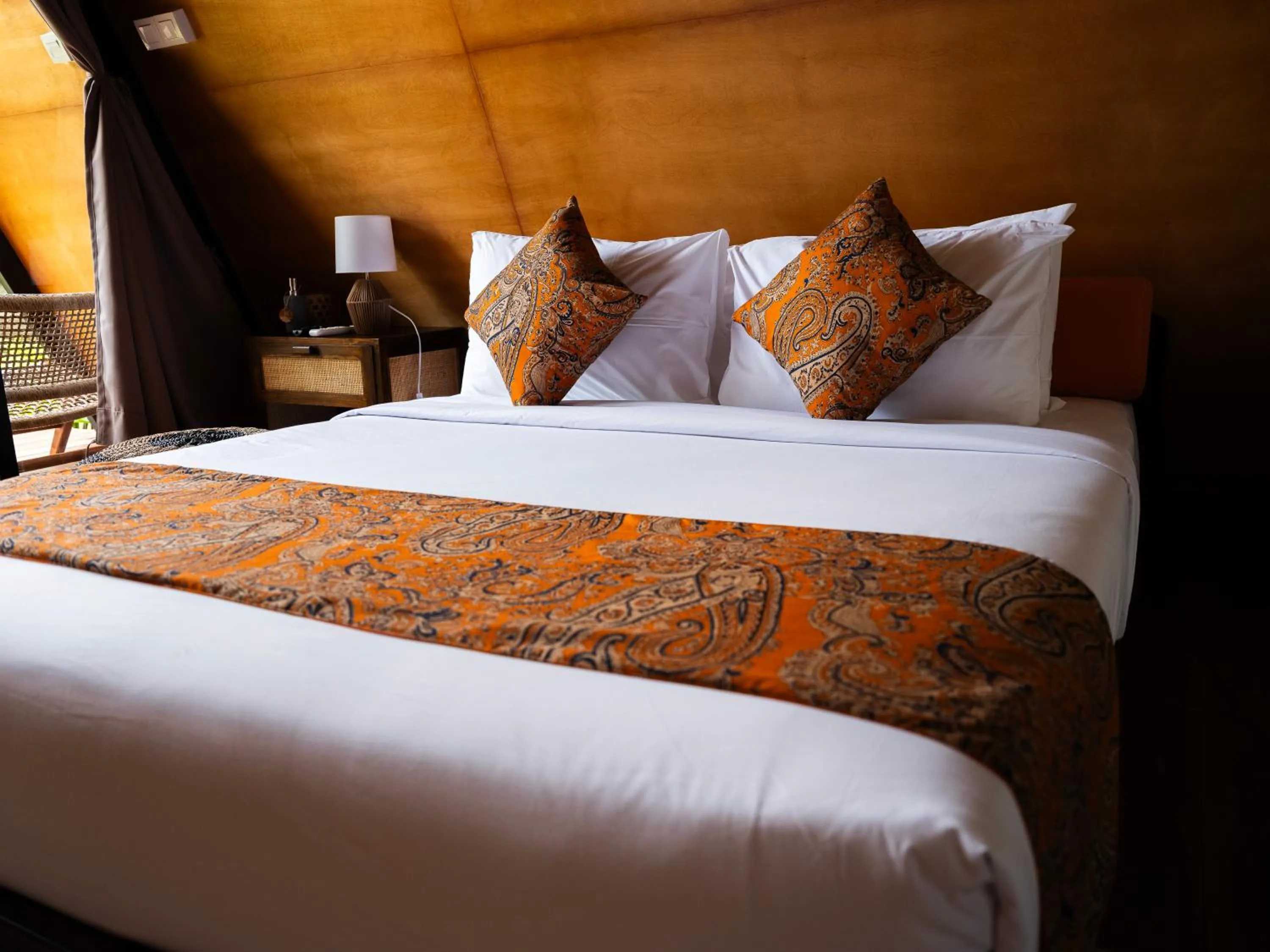 Bed in Natya River Sidemen