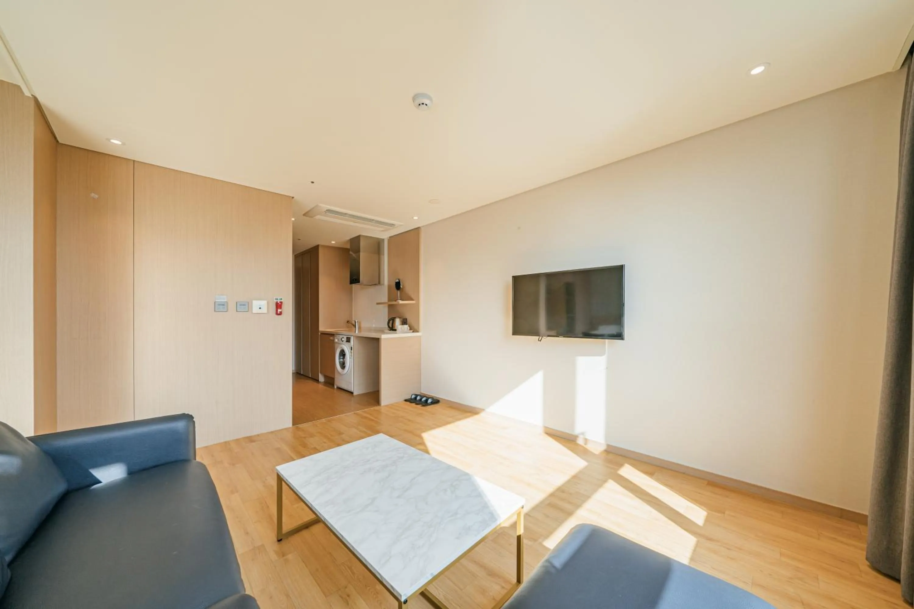 TV and multimedia in Hotel Zinc