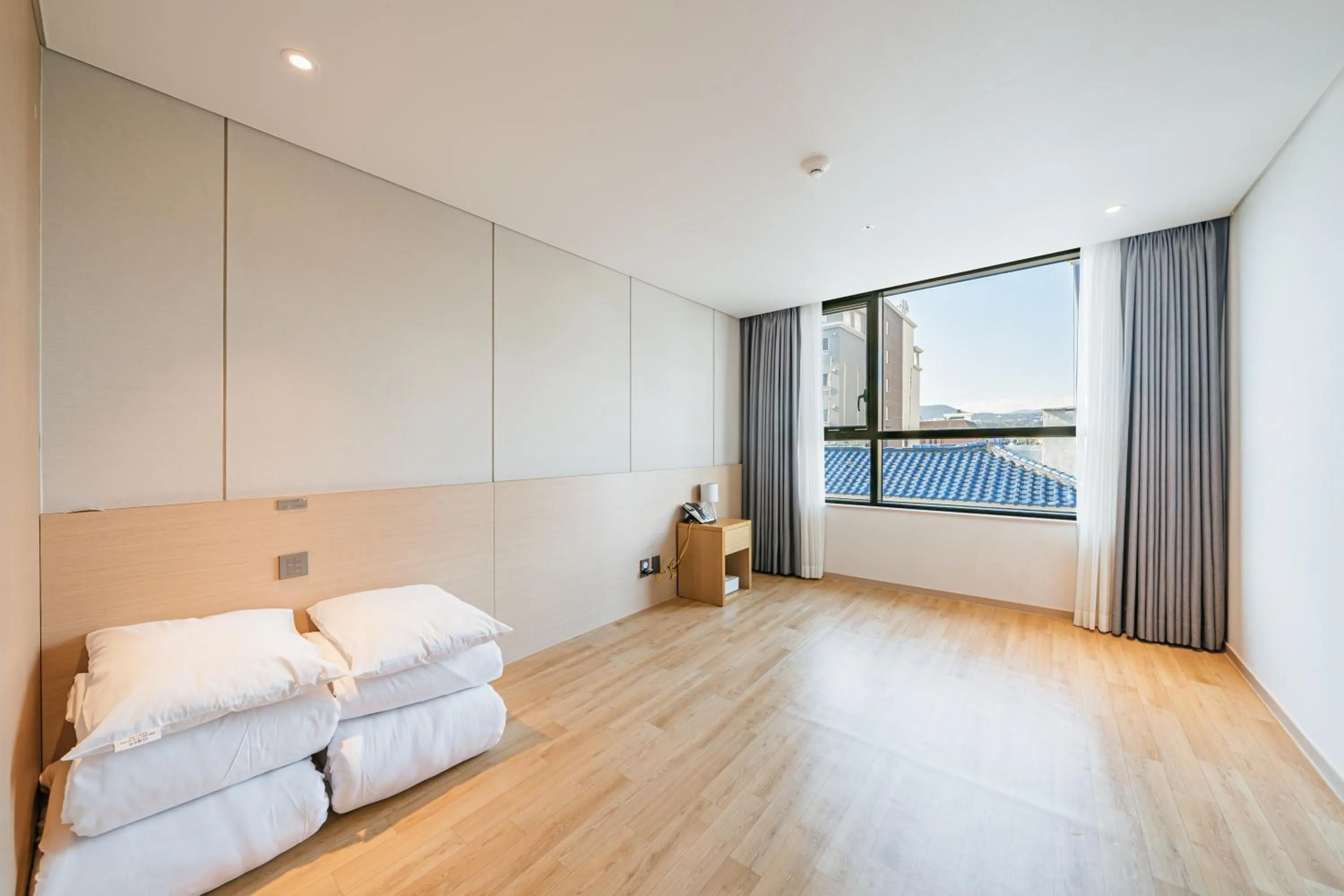 Photo of the whole room, Bed in Hotel Zinc