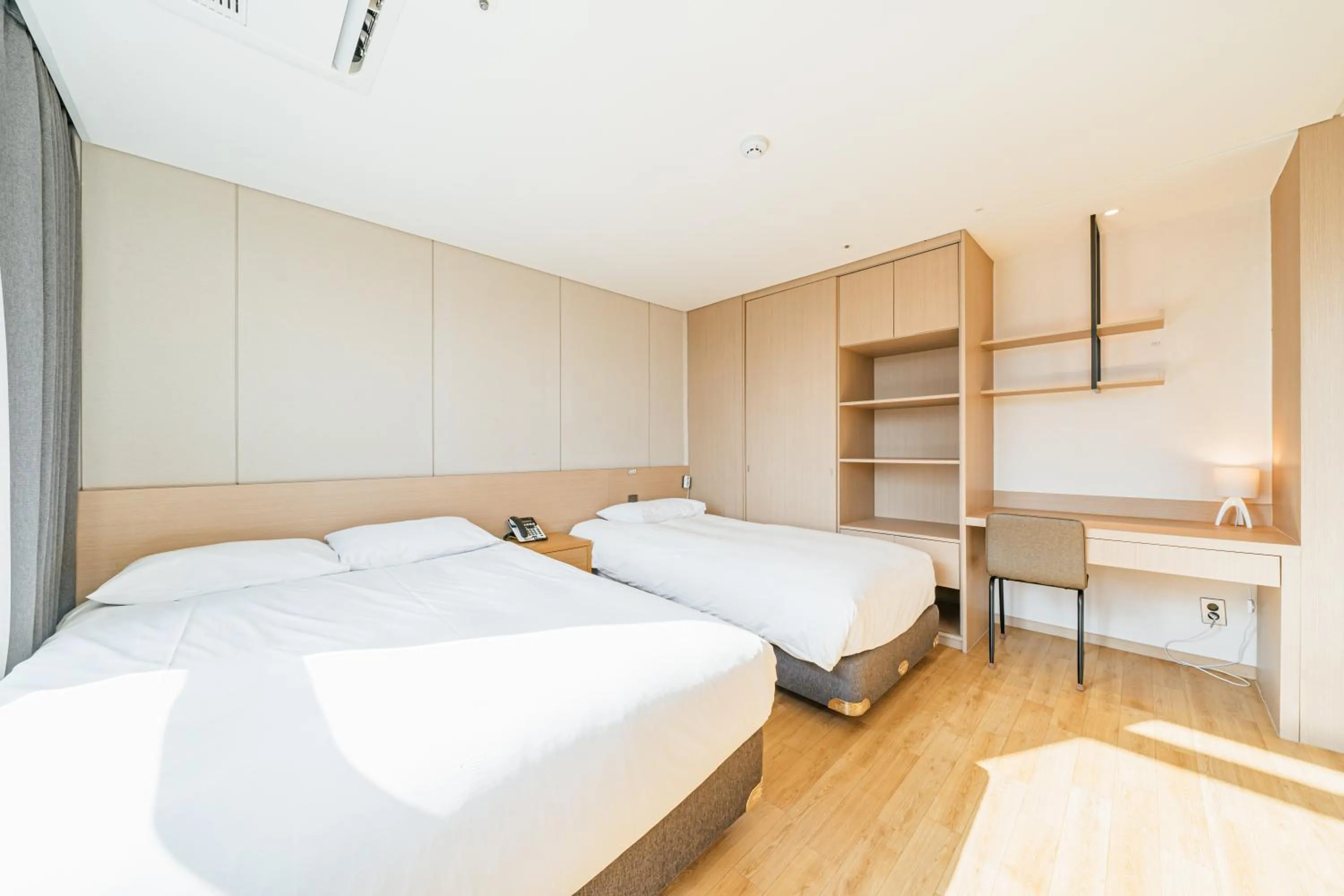 Photo of the whole room, Bed in Hotel Zinc