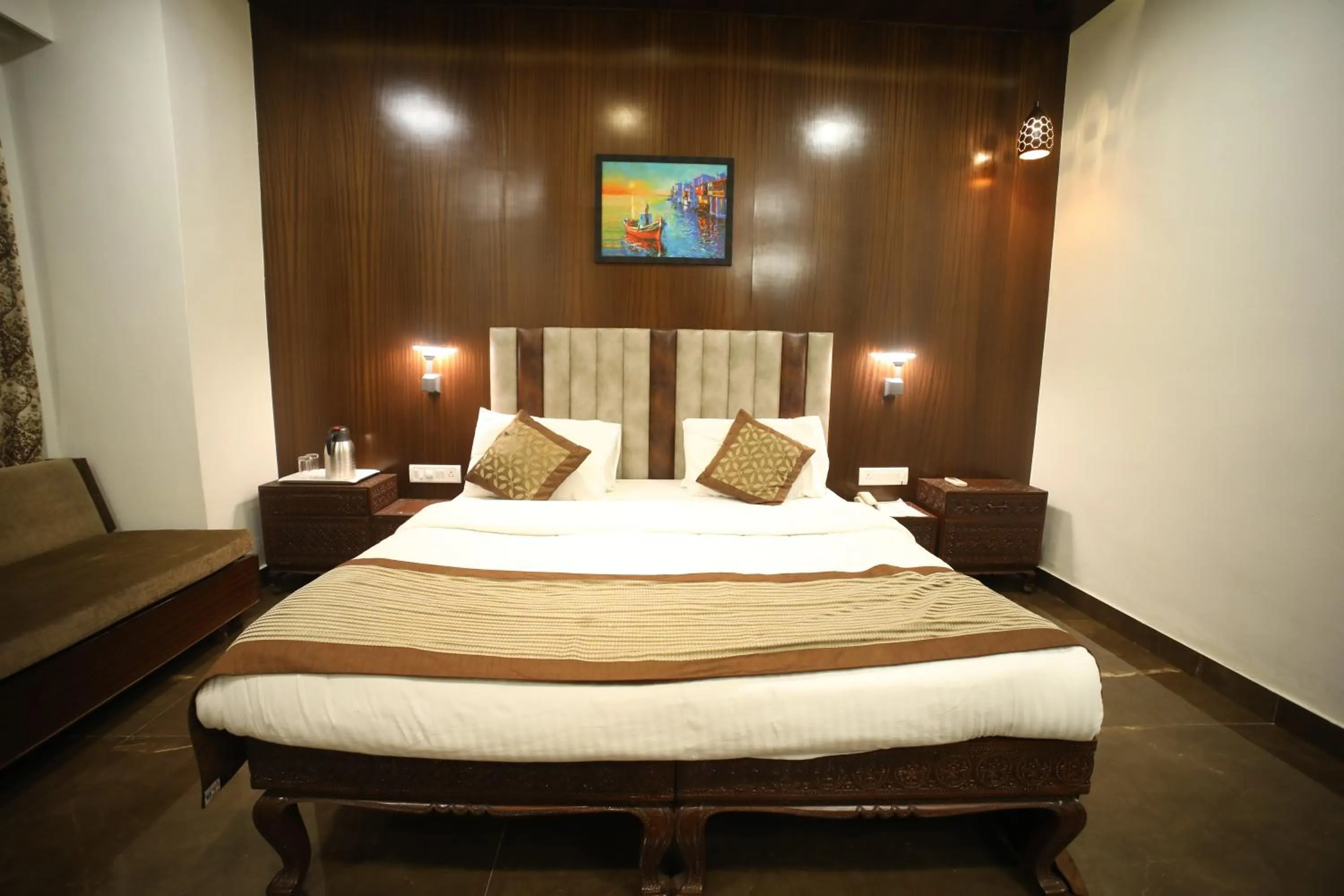 Bed in The Byke Heritage Resort - Matheran