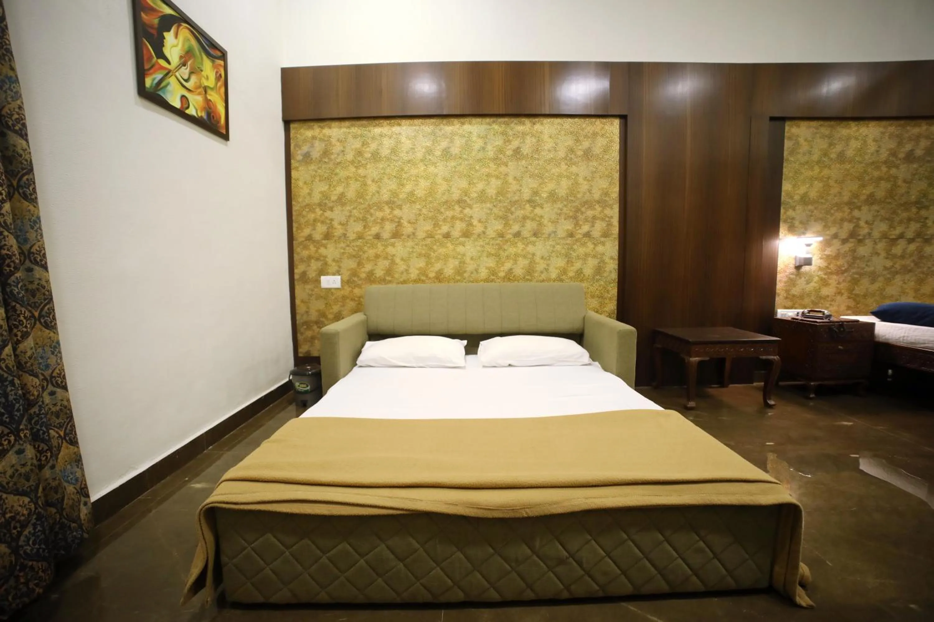 Bed in The Byke Heritage Resort - Matheran