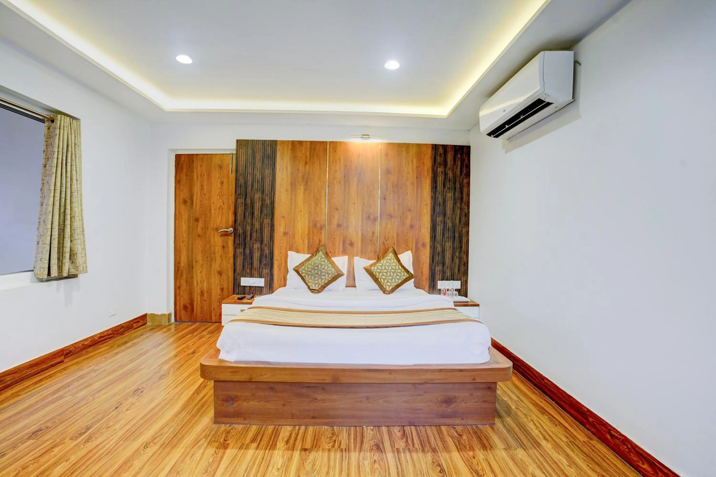 air conditioner, Bed in The Byke Heritage Resort - Matheran