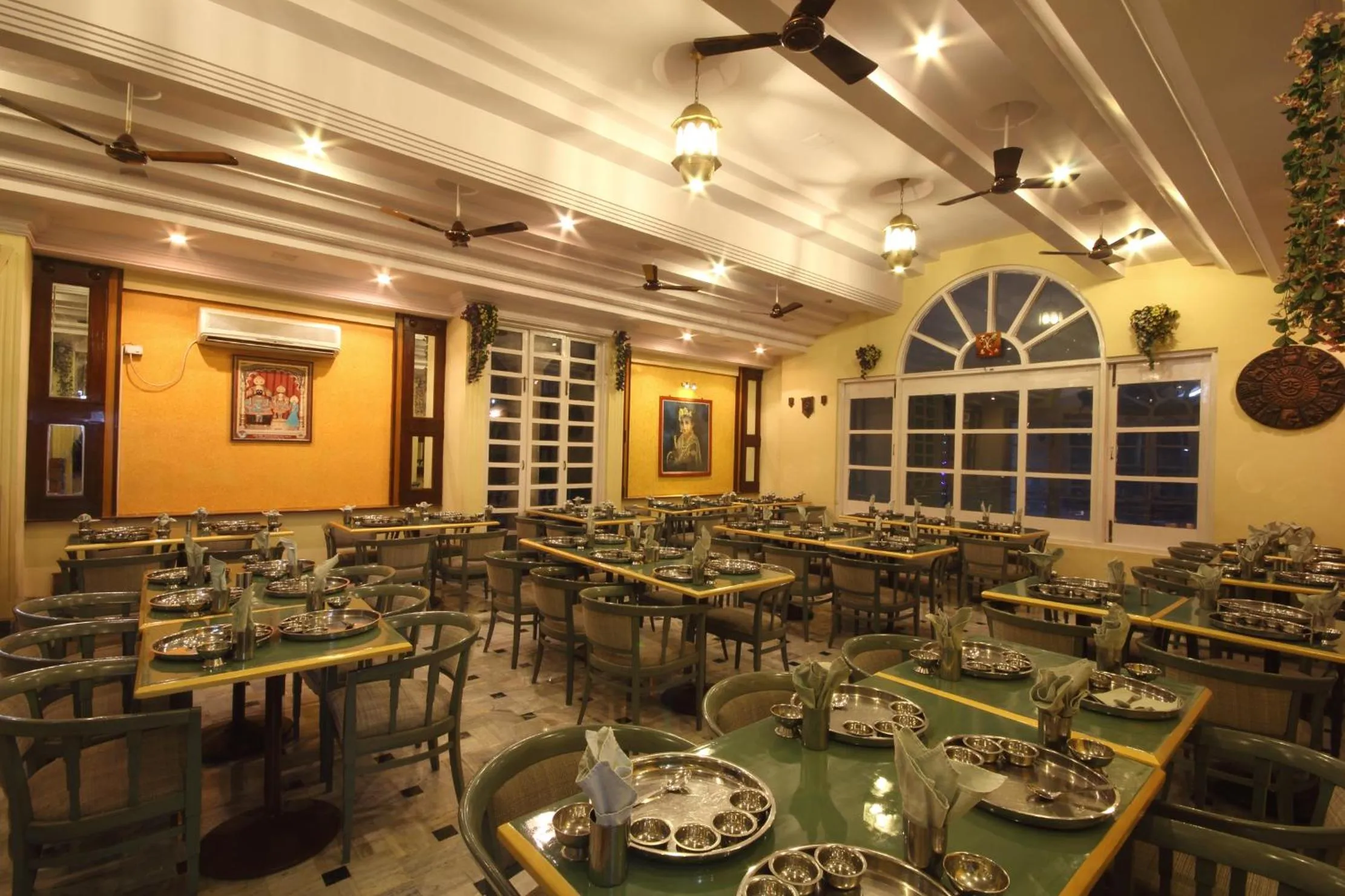 Restaurant/places to eat in The Byke Heritage Resort - Matheran