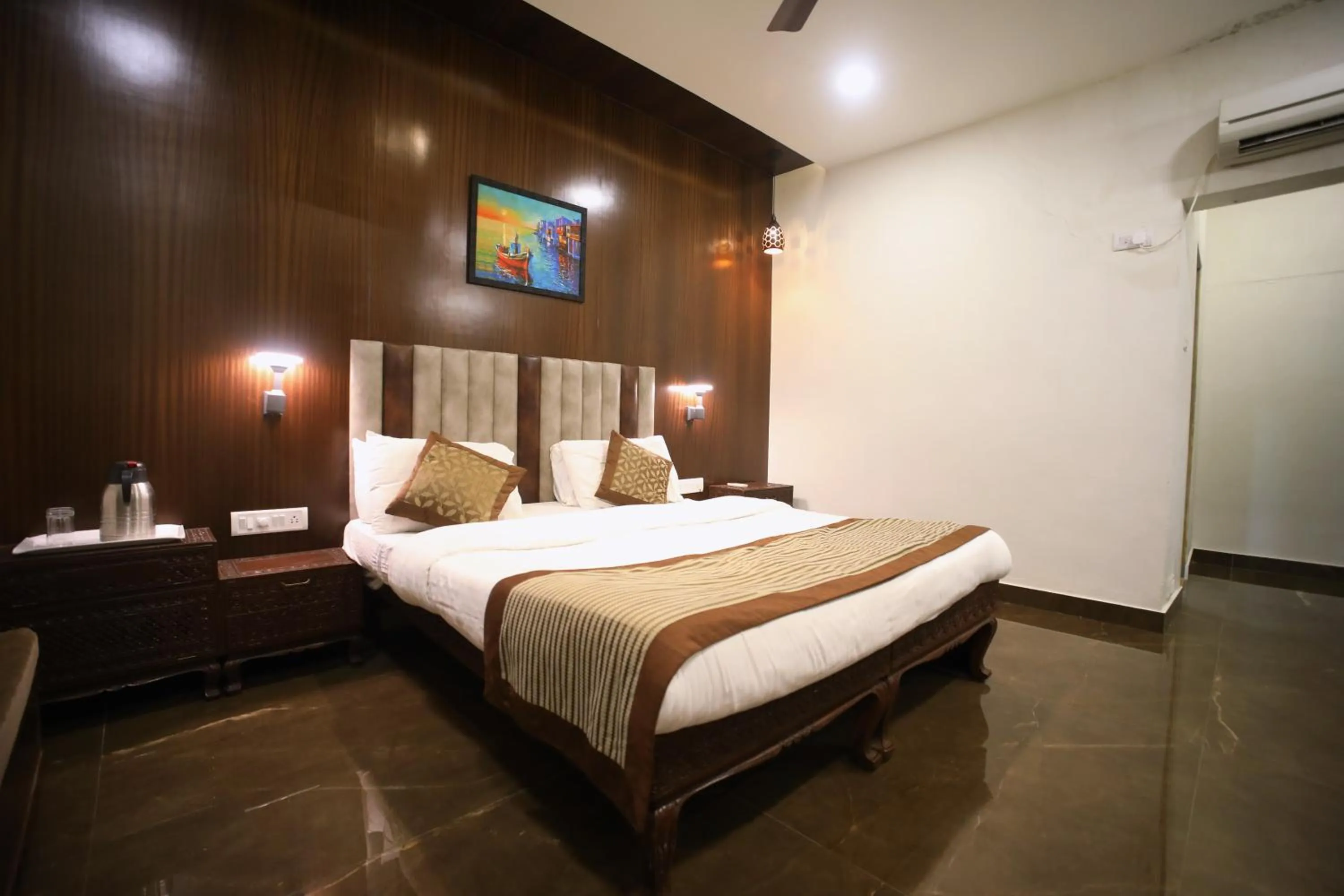 Bed in The Byke Heritage Resort - Matheran