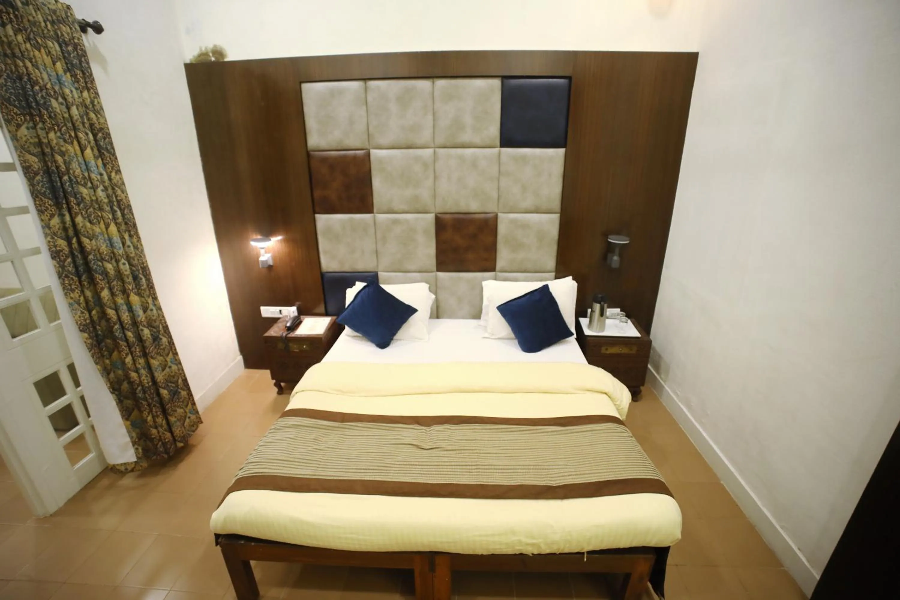 Bed in The Byke Heritage Resort - Matheran