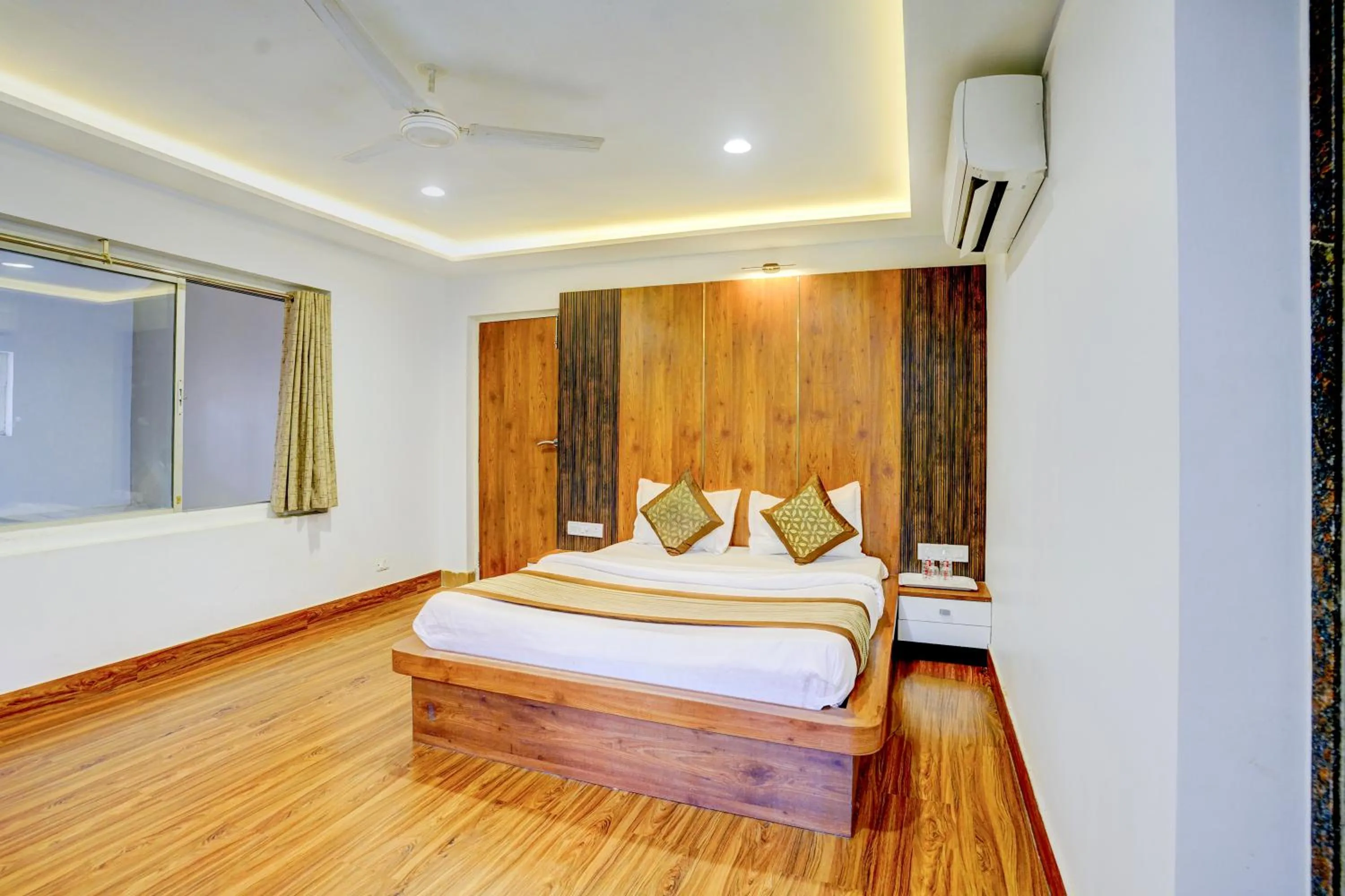 Photo of the whole room, Bed in The Byke Heritage Resort - Matheran
