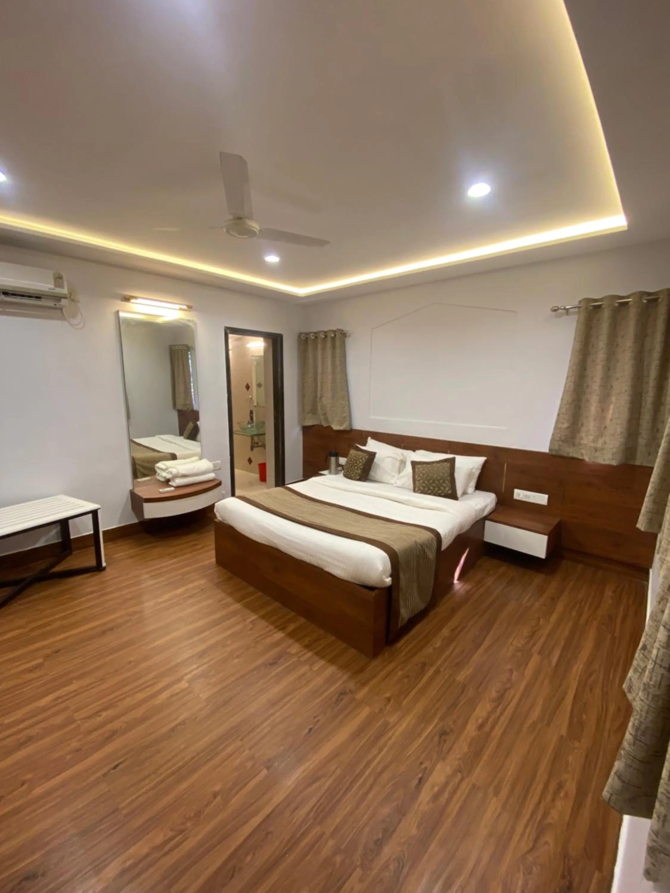 Photo of the whole room, Bed in The Byke Heritage Resort - Matheran