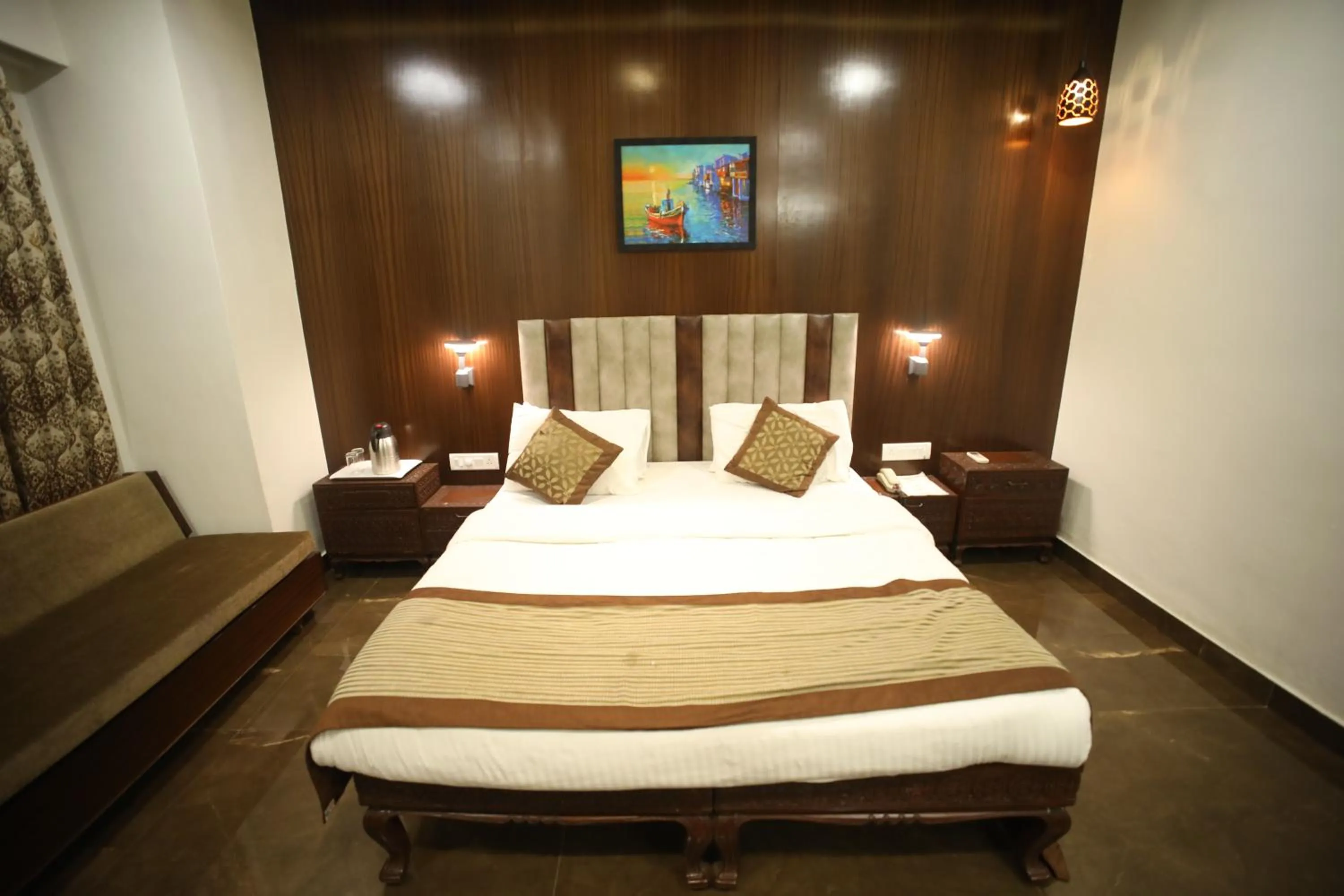 Bed in The Byke Heritage Resort - Matheran